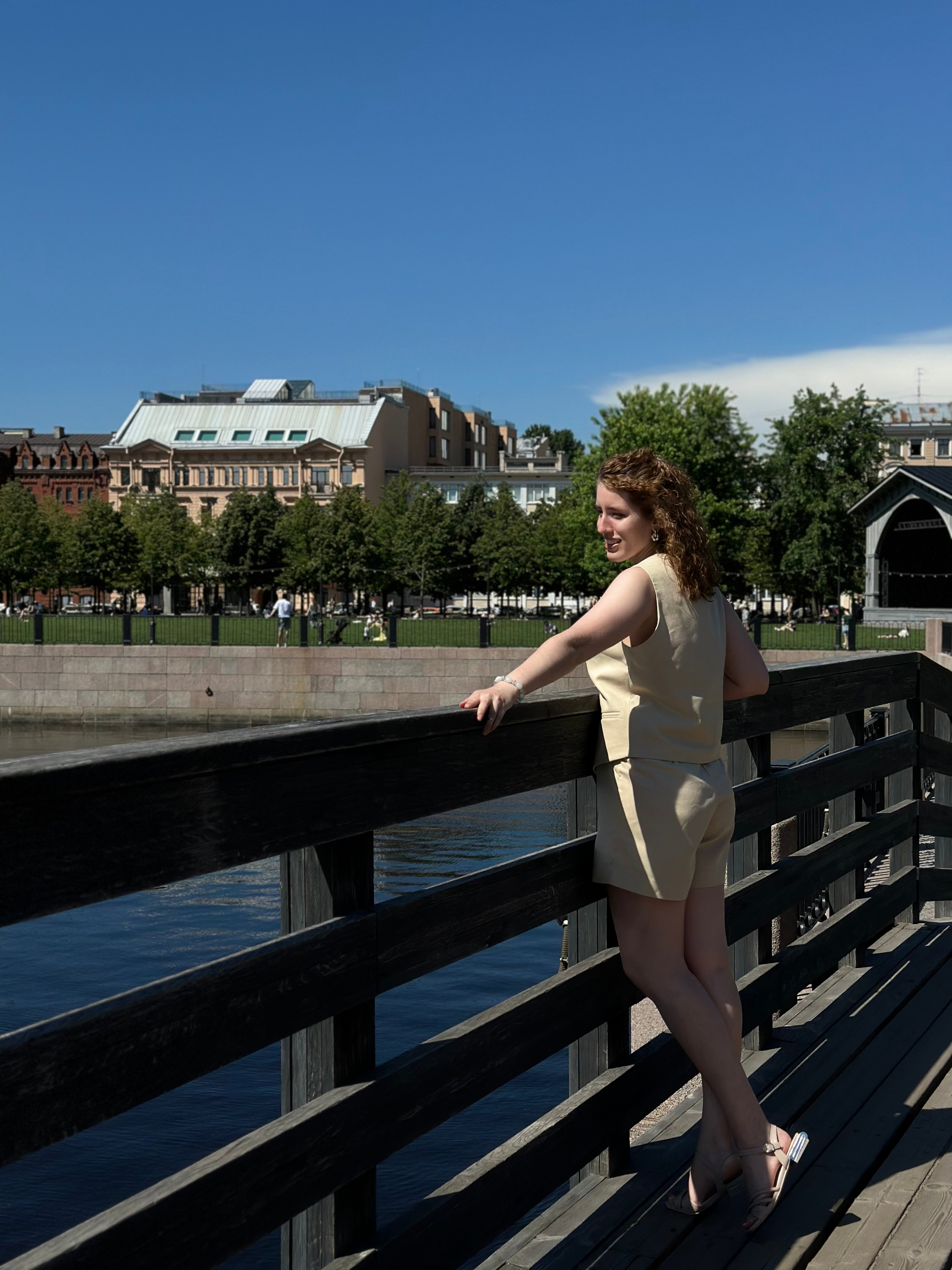 Прогулка по центру. КОНТЕНТ |БРЕНД фотограф Санкт-Петербург — Жанна Олтаржевская