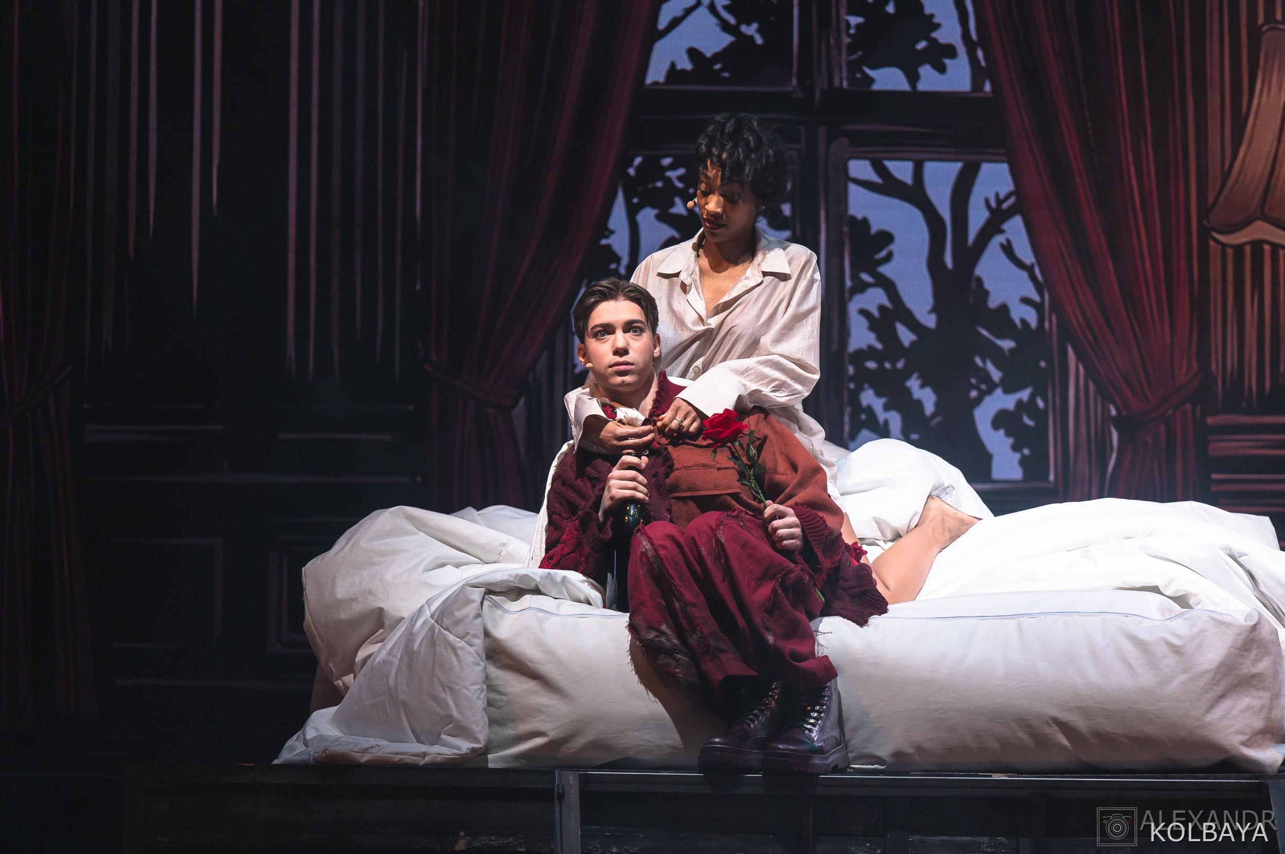 Фотографии со спектакля «Однажды в городе N». Концертный и театральный репортажный фотограф в Москве Александр Колбая