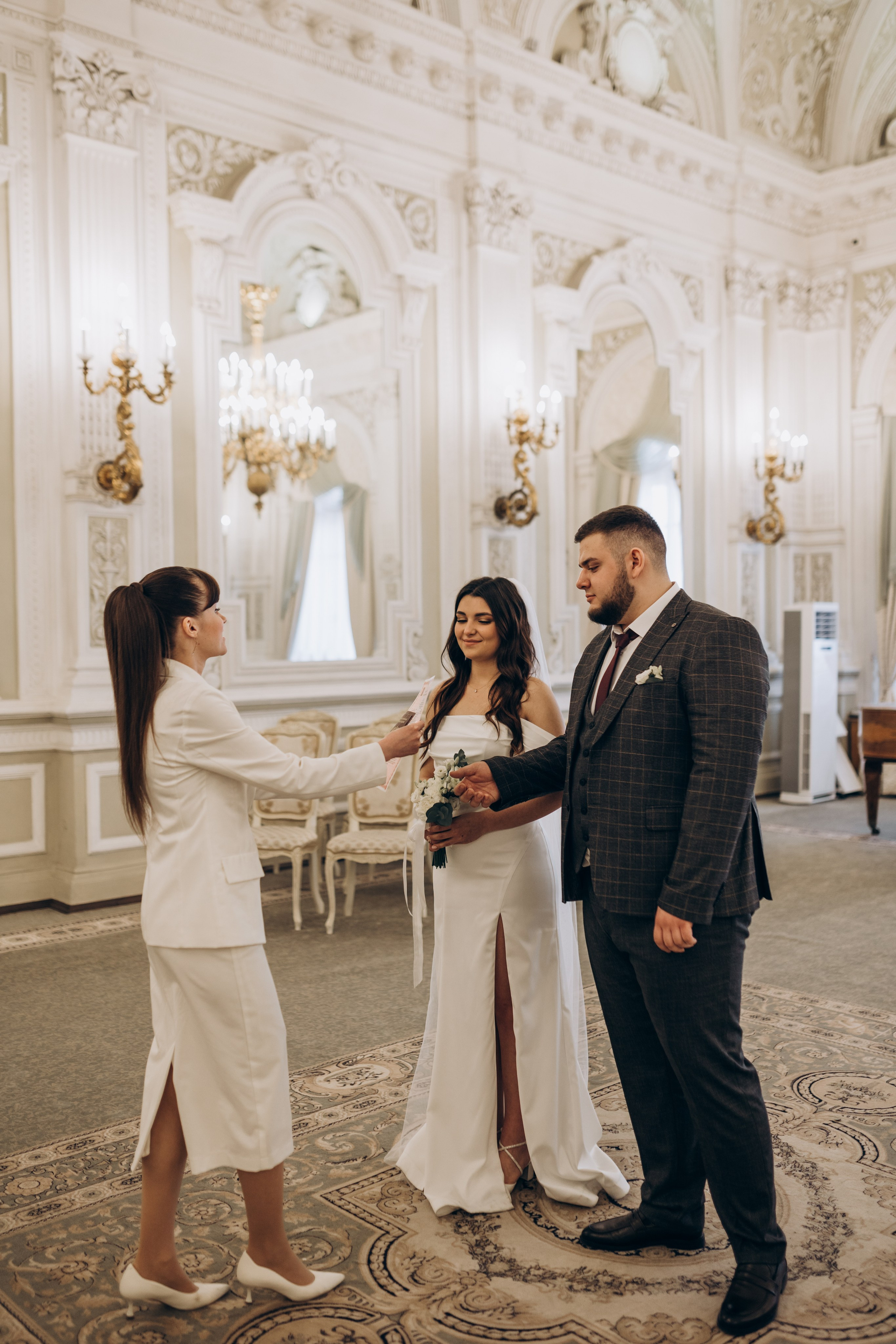 Артем и Регина | Дворец бракосочетания 1. Свадебный и love story фотограф в Санкт-Петербурге