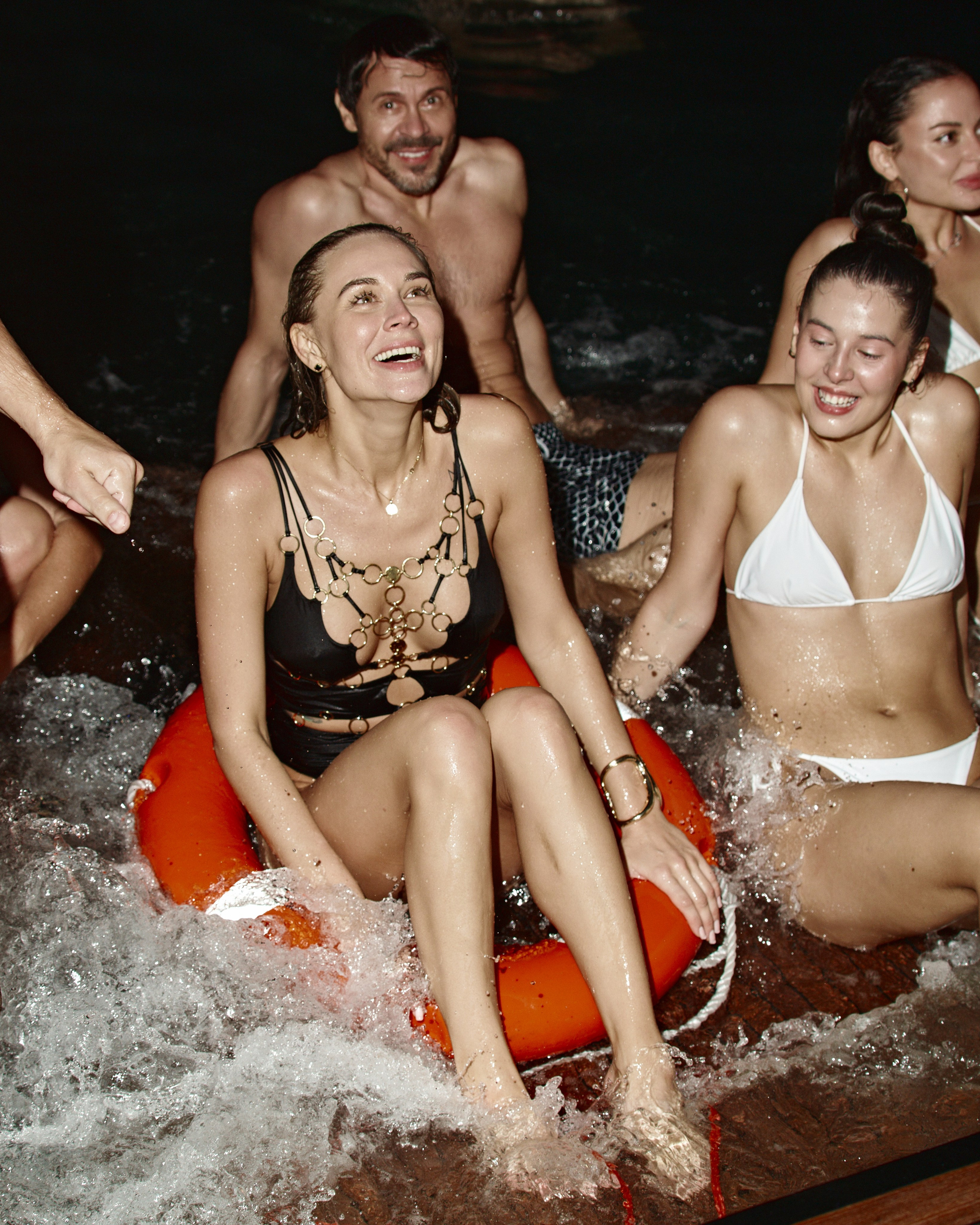 PAVEL DEREVYANKO. NOIZOMAX Художественный фотограф в Дубай