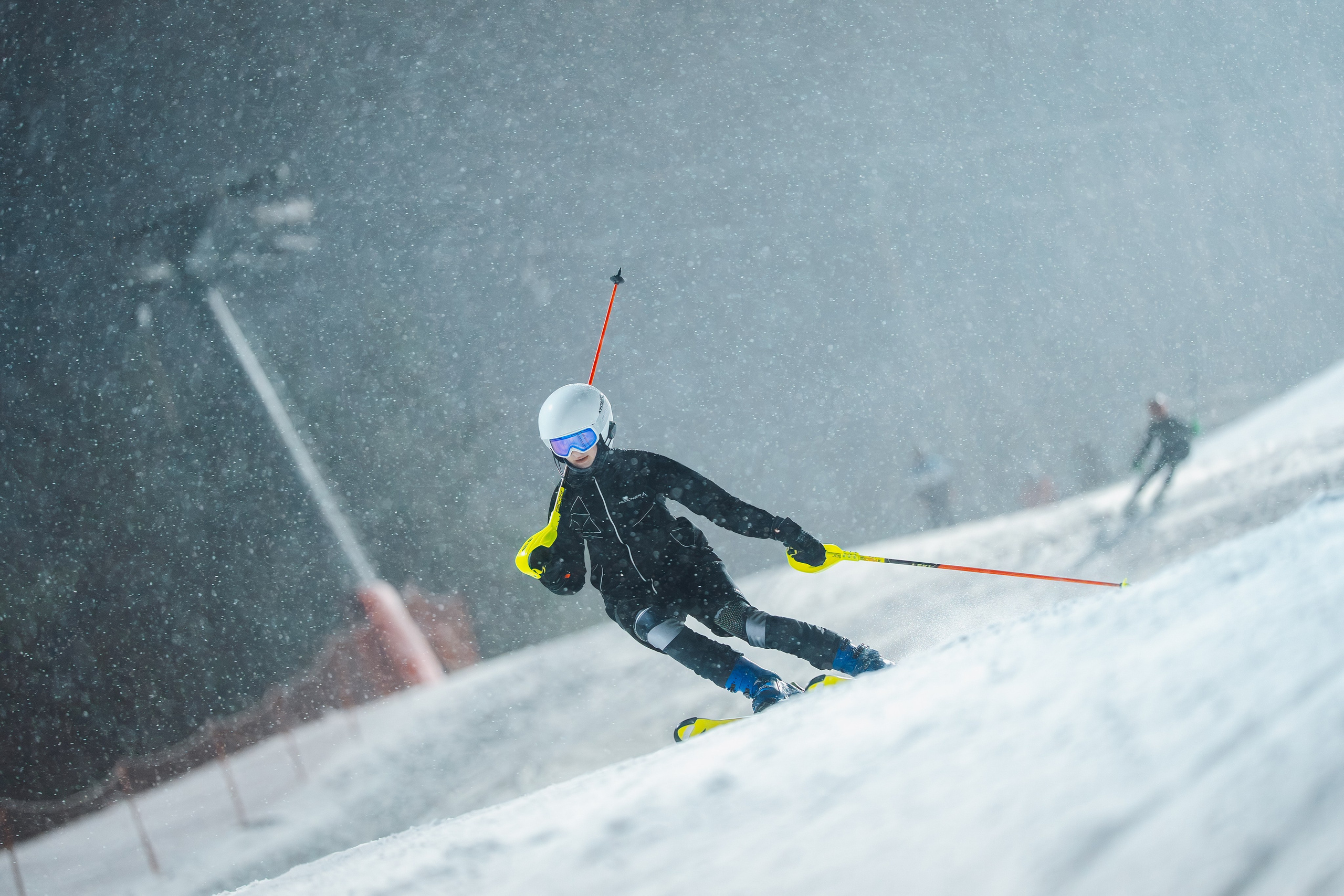 2025.12.25 | Горные лыжи. Тренировка. Шуколово, 5й склон. Фотограф Студитский Евгений