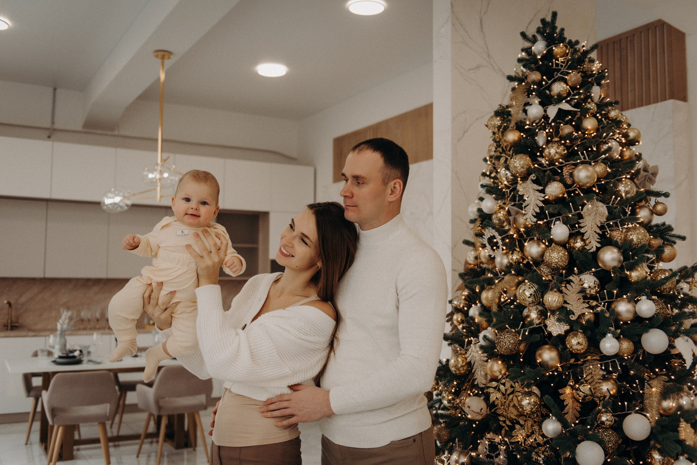 семейная новогодняя фотосессия в фотостудии