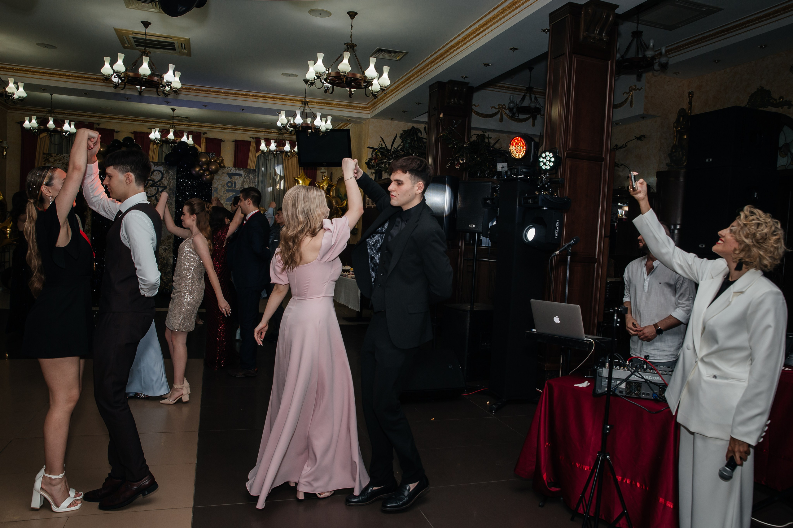 Выпускной 11 класс. Фотограф Любава Колесник. Выпускные альбомы в Крымском районе