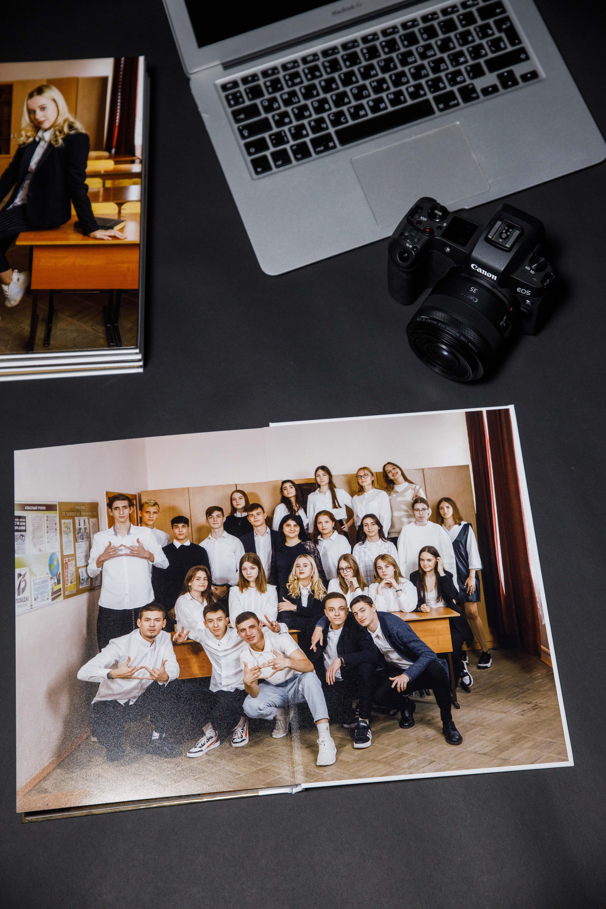 Выпускные школьные альбомы. Фотограф Андрей Баксов