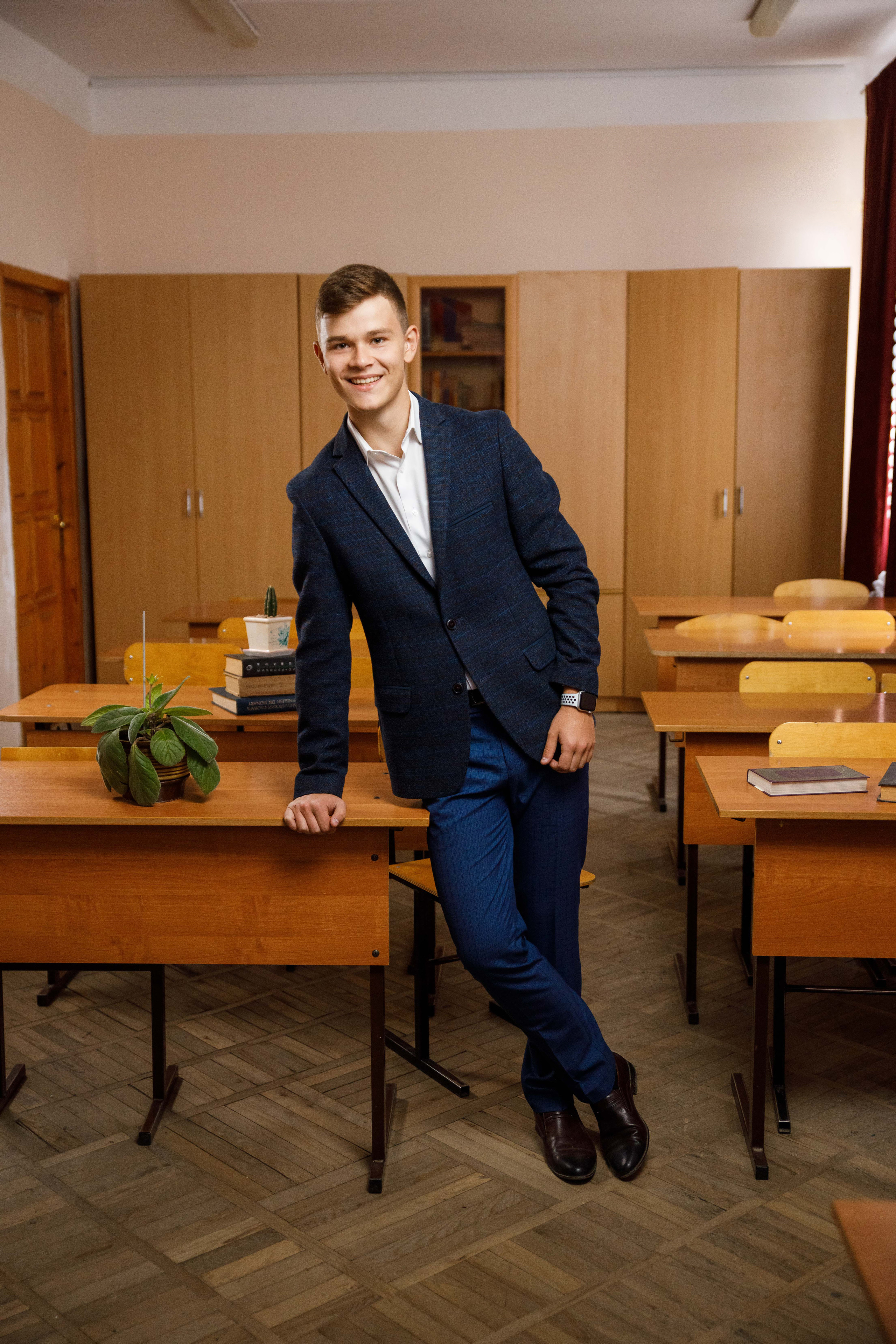 Выпускные школьные альбомы. Фотограф Андрей Баксов