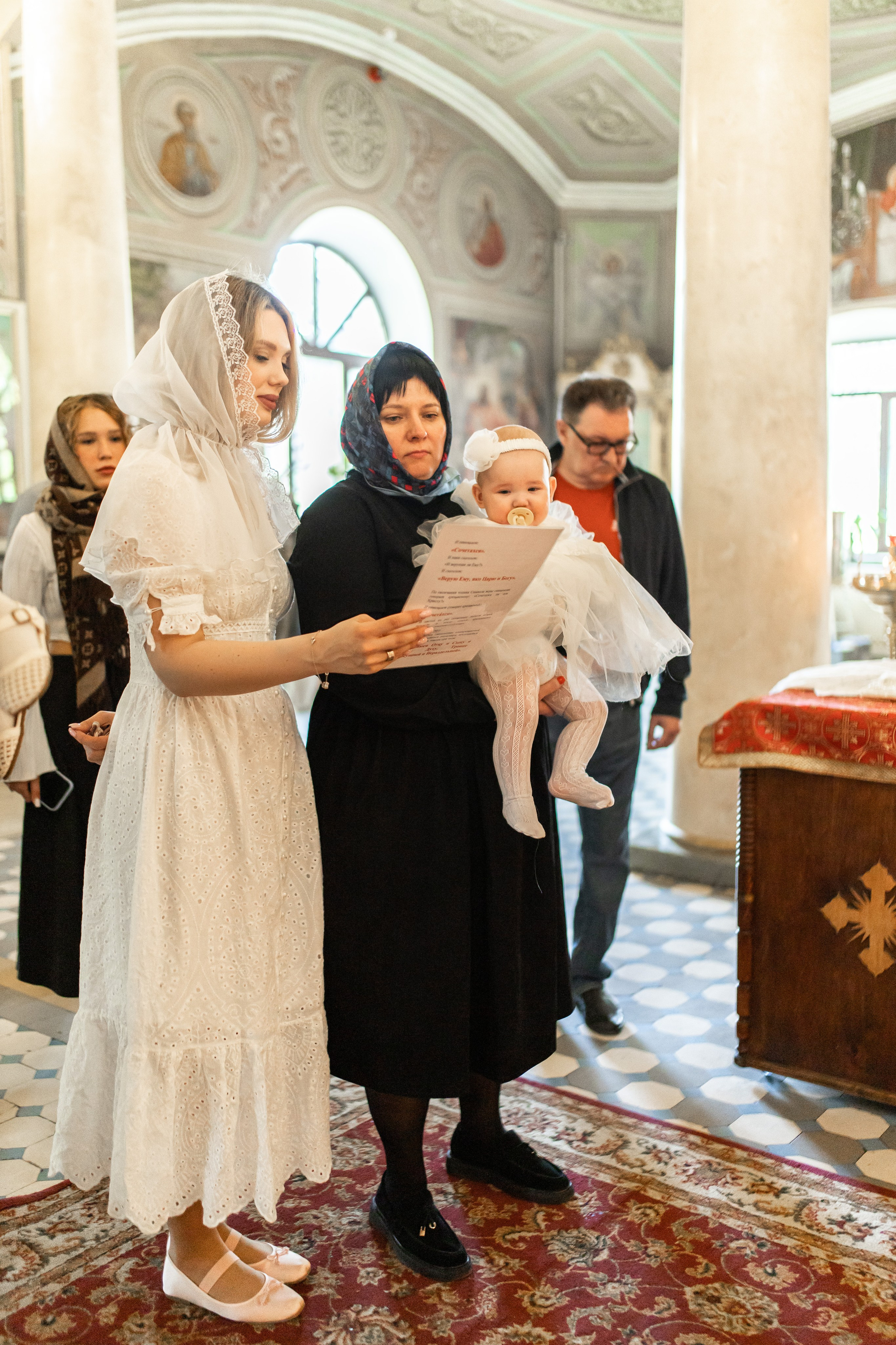 Крещение в Храме Веры, Надежды, Любови и матери их Софии. Профессиональный фотограф в Москве и Мо Мария Шантарёва