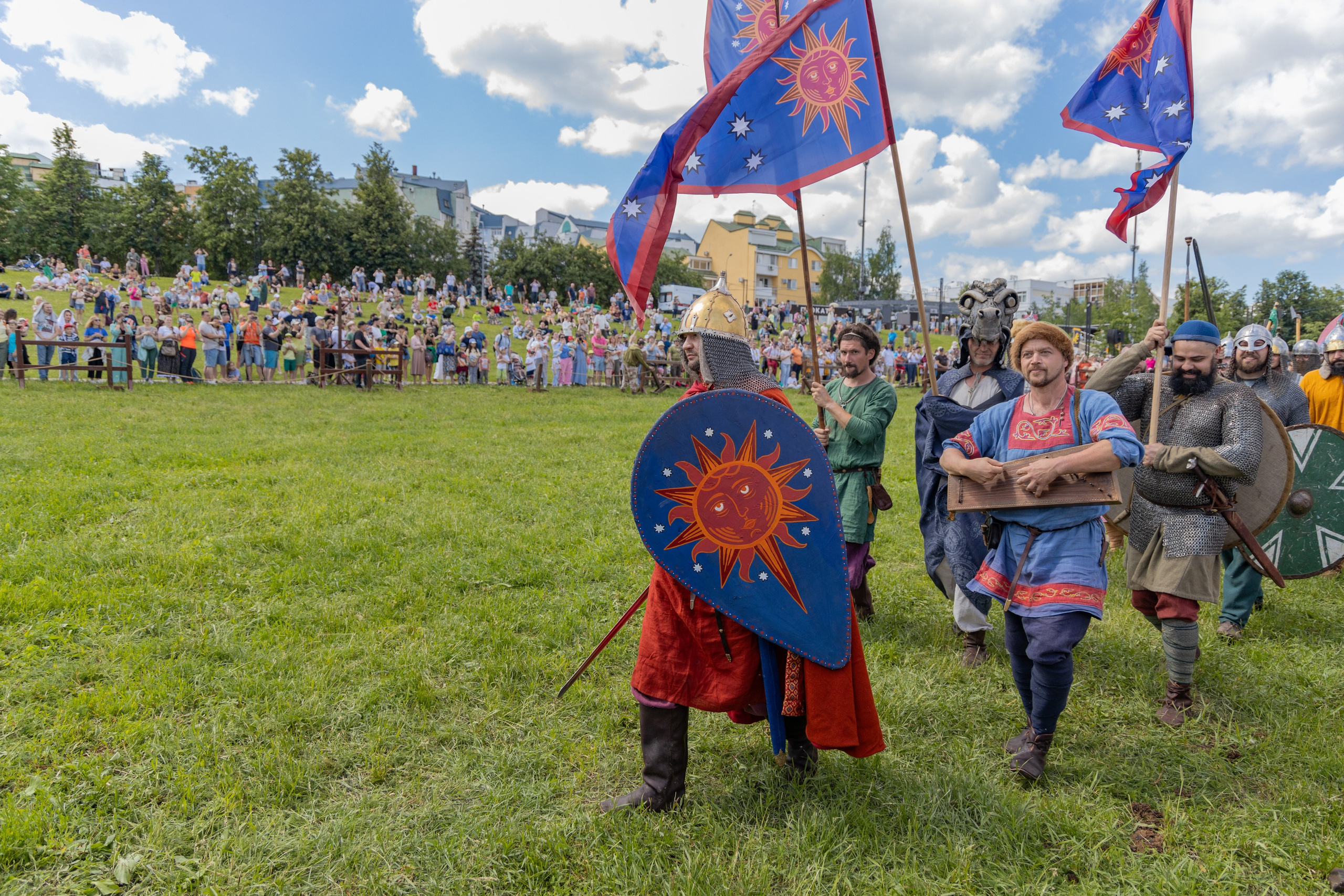 Земля Легенд: Солнце и медведь Фест. Репортажный, семейный и студийный фотограф в Москве Демин Алексей