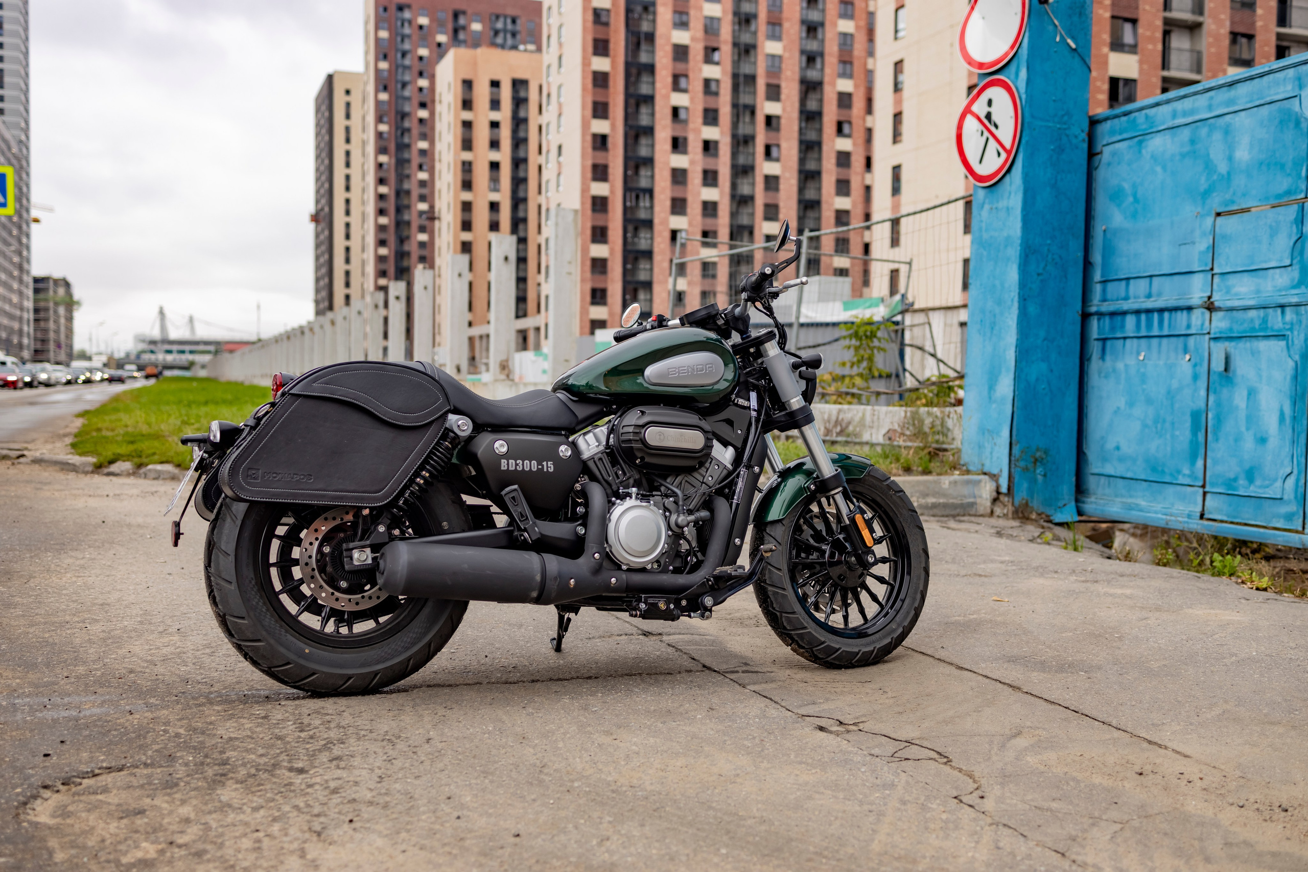 Съемка для журнала мотоцикл Benda Chinchilla. Репортажный, семейный и студийный фотограф в Москве Демин Алексей