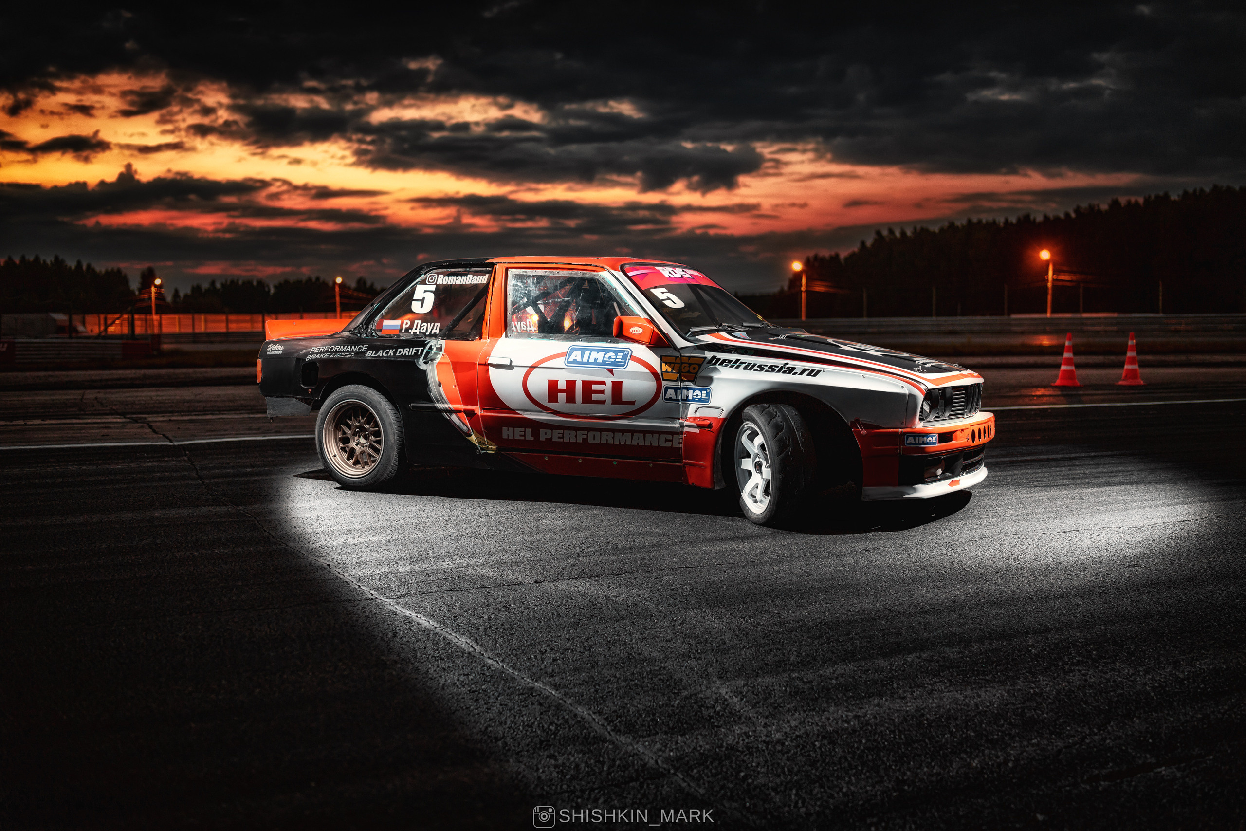 Ночная съемка BMW E30 Романа Дауда. Марк Шишкин — репортажный фотограф в Воронеже и России