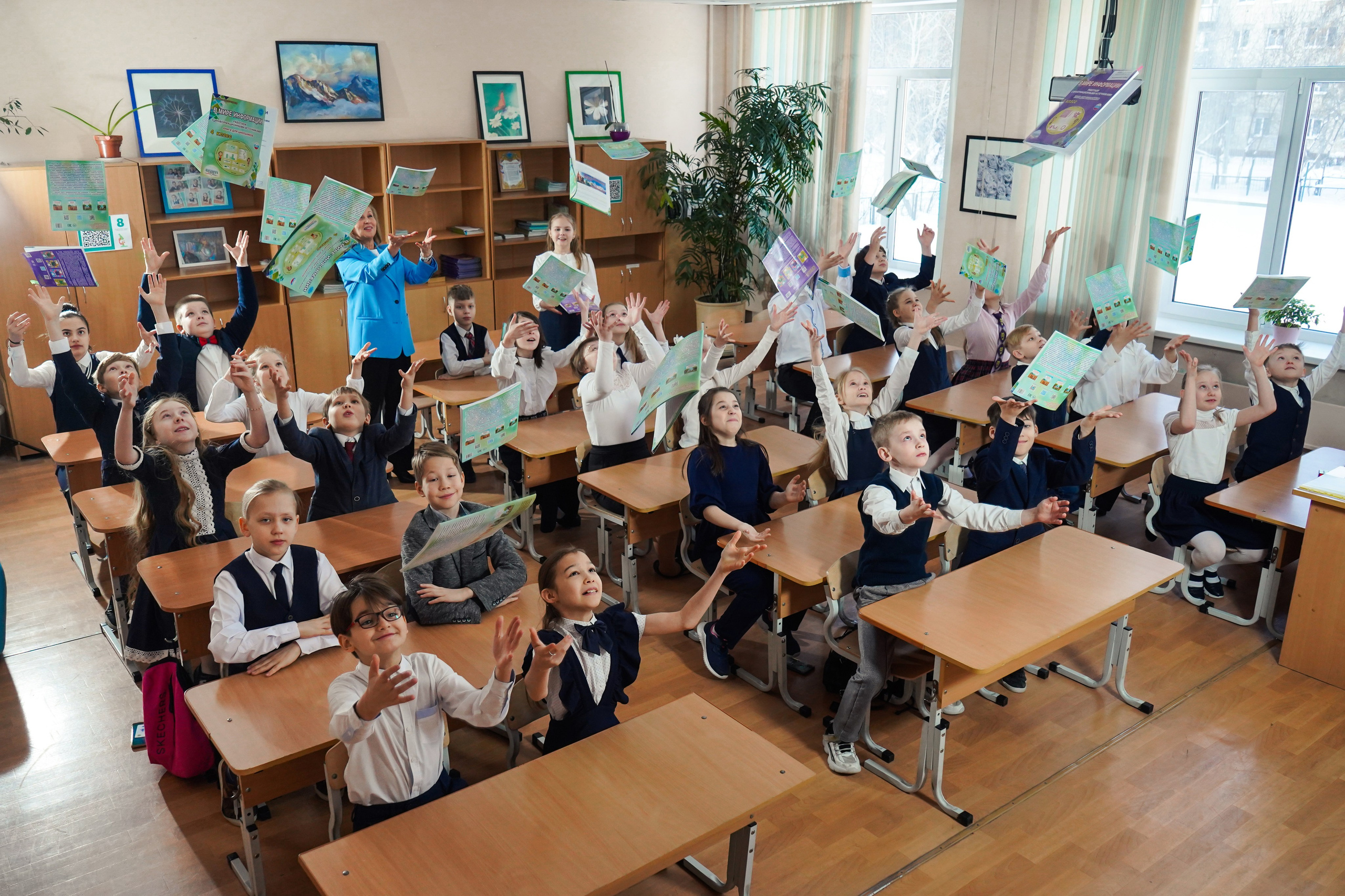 Выпускные альбомы, 4 класс Школа № 175 школьная фотосессия. Семейный и портретный фотограф в Екатеринбурге Анна Лобанова