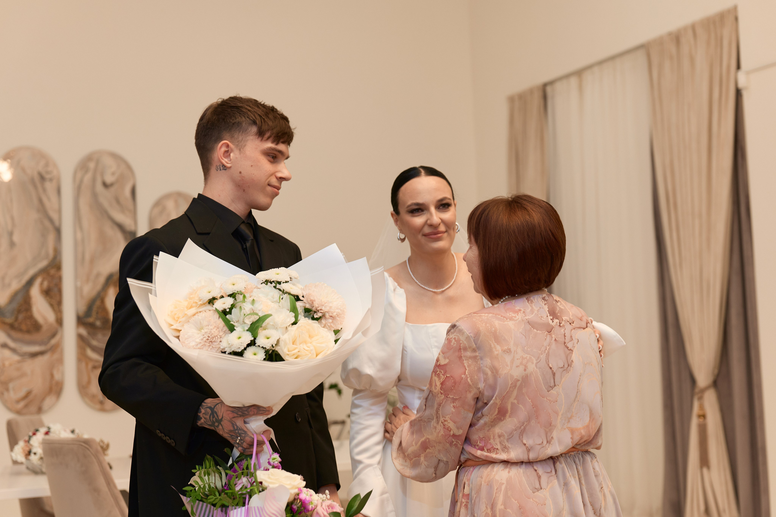 Елизавета и Артем. Роспись ВДНХ. Любовь Юсупова. Фотограф