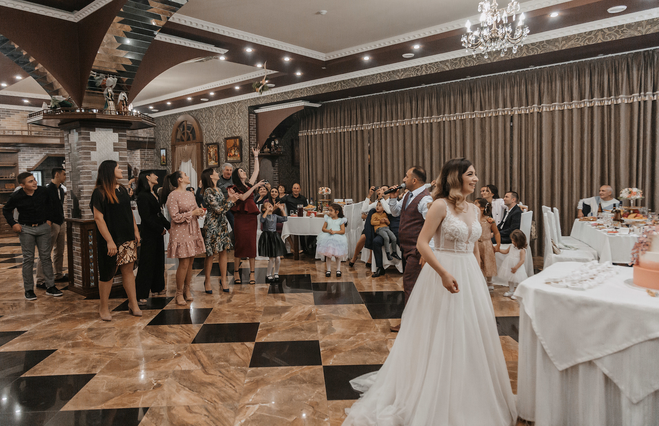 Арпине и Нарек. Свадебный семейный фотограф в Иркутске Светлана Светлакова