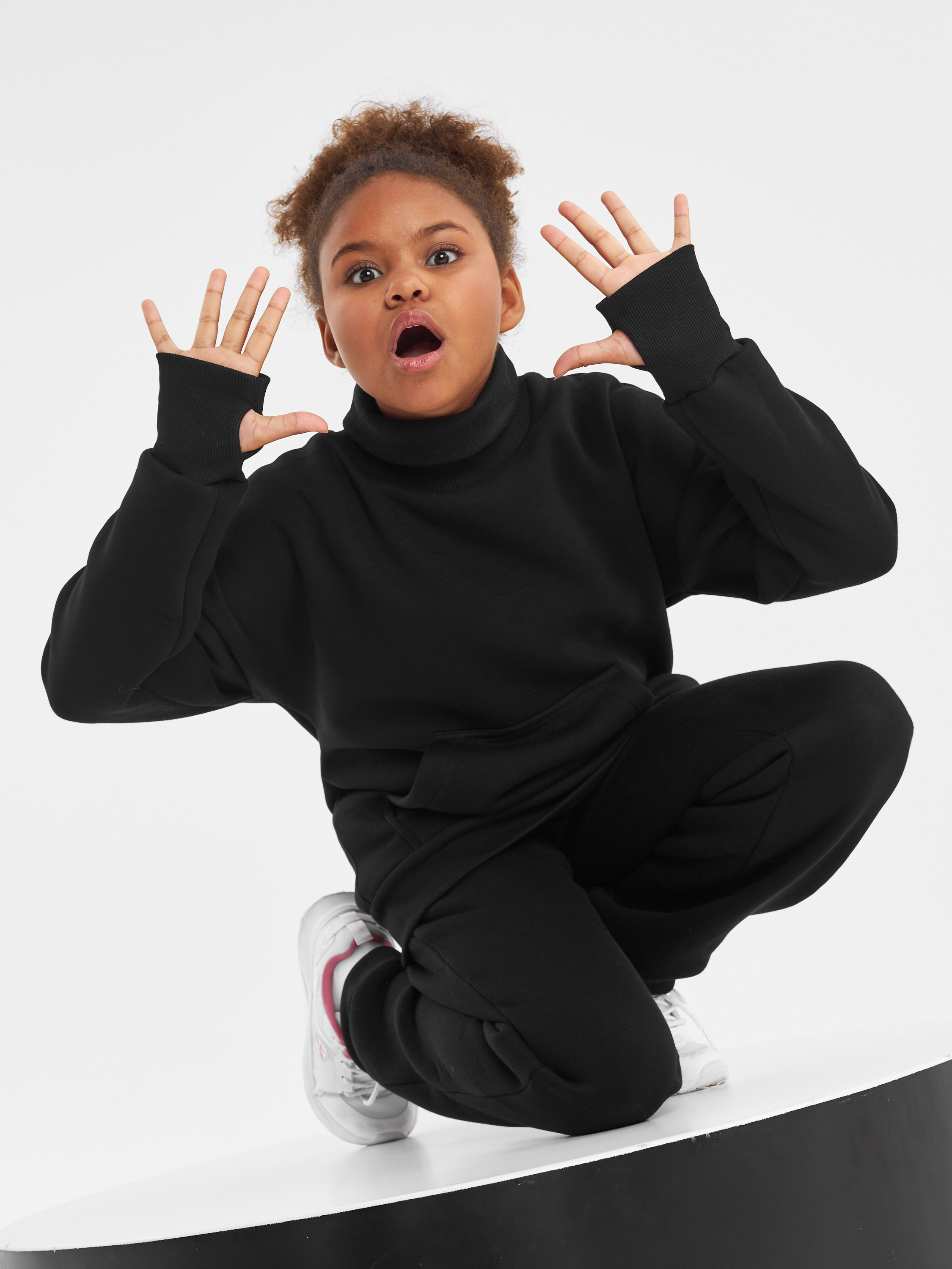 Фотосъемка детских теплых костюмов Екатеринбург Wildberries ВБ Ozon Озон фотосессия детей Екб заказать цена фотосъемка товара WB флис дети. Фотограф Екатеринбург Анастасия Жерновская | Маркетплейсы и нейрофото