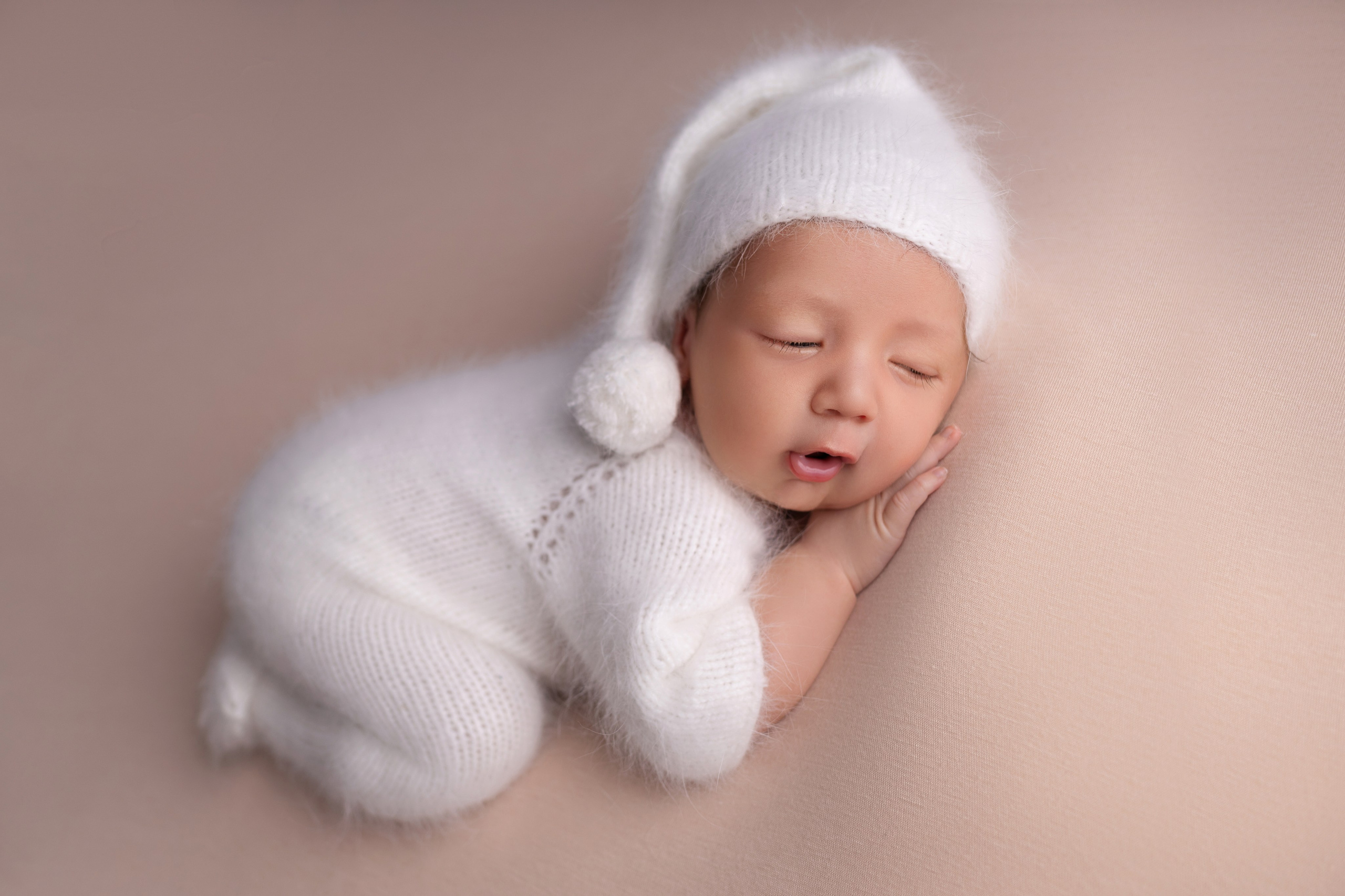 Классическая фотосессия малыша. Фотограф новорожденных малышей в Омске и Омской области Эльвира Камаева