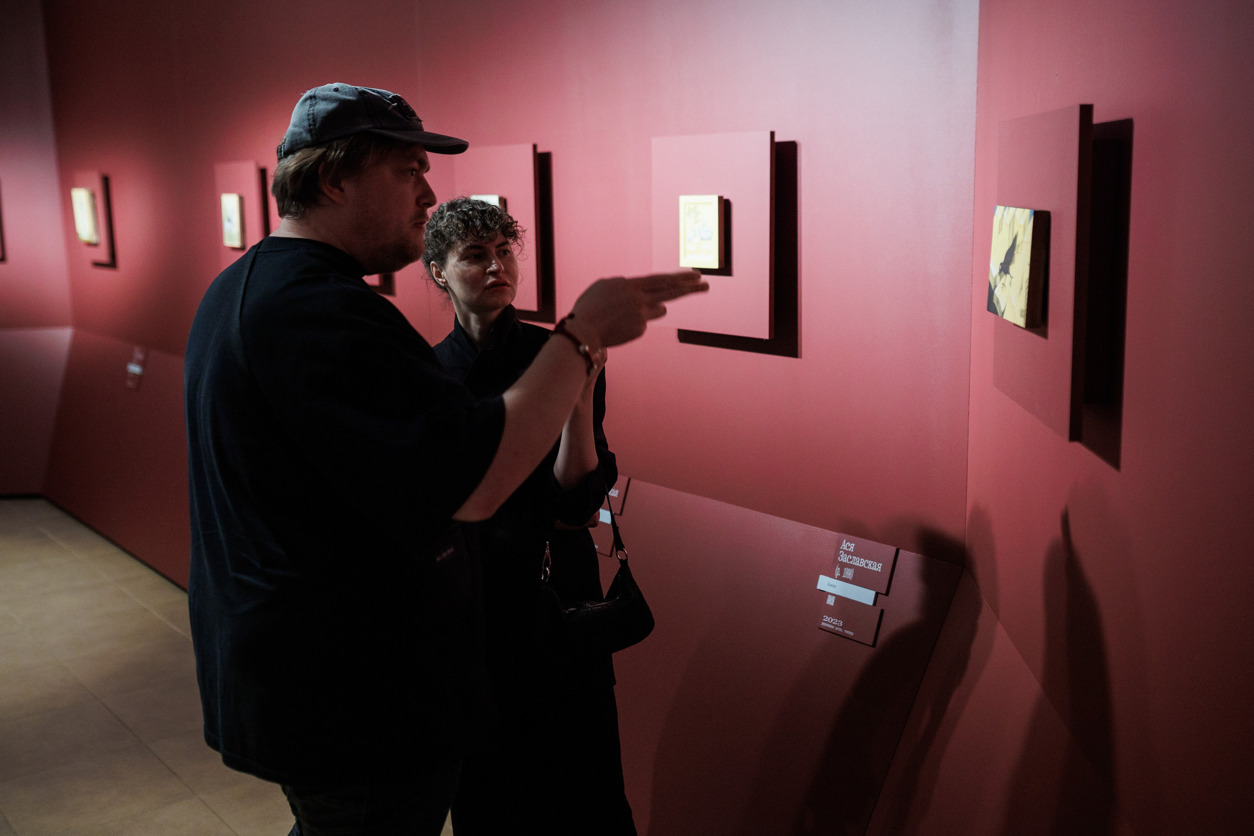 Открытие экспозиции «Путевые заметки. Привал». Фотограф городских и семейных событий Артем Карпухин