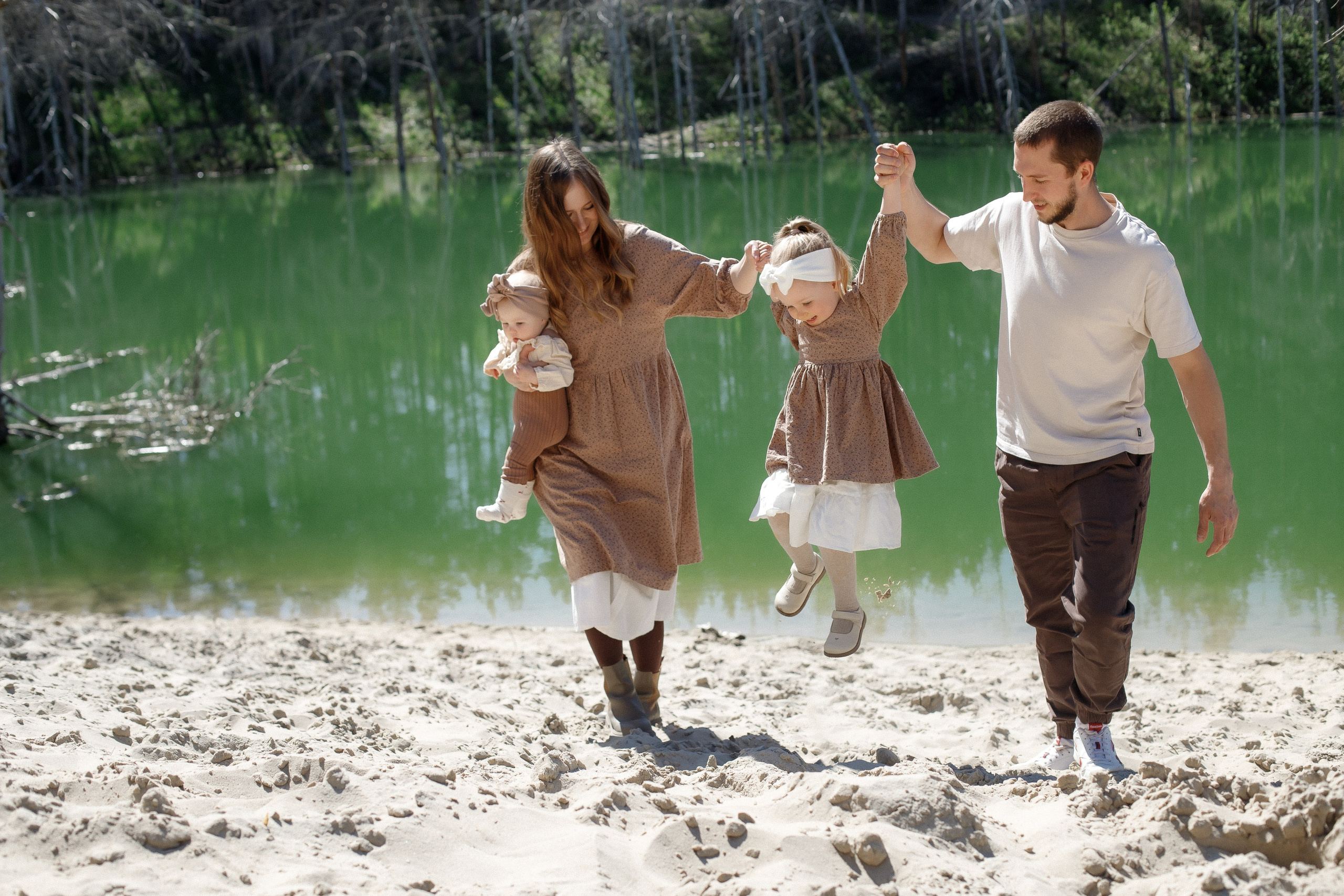 Семейная съемка на карьере. Фотограф Карпачан Анастасия