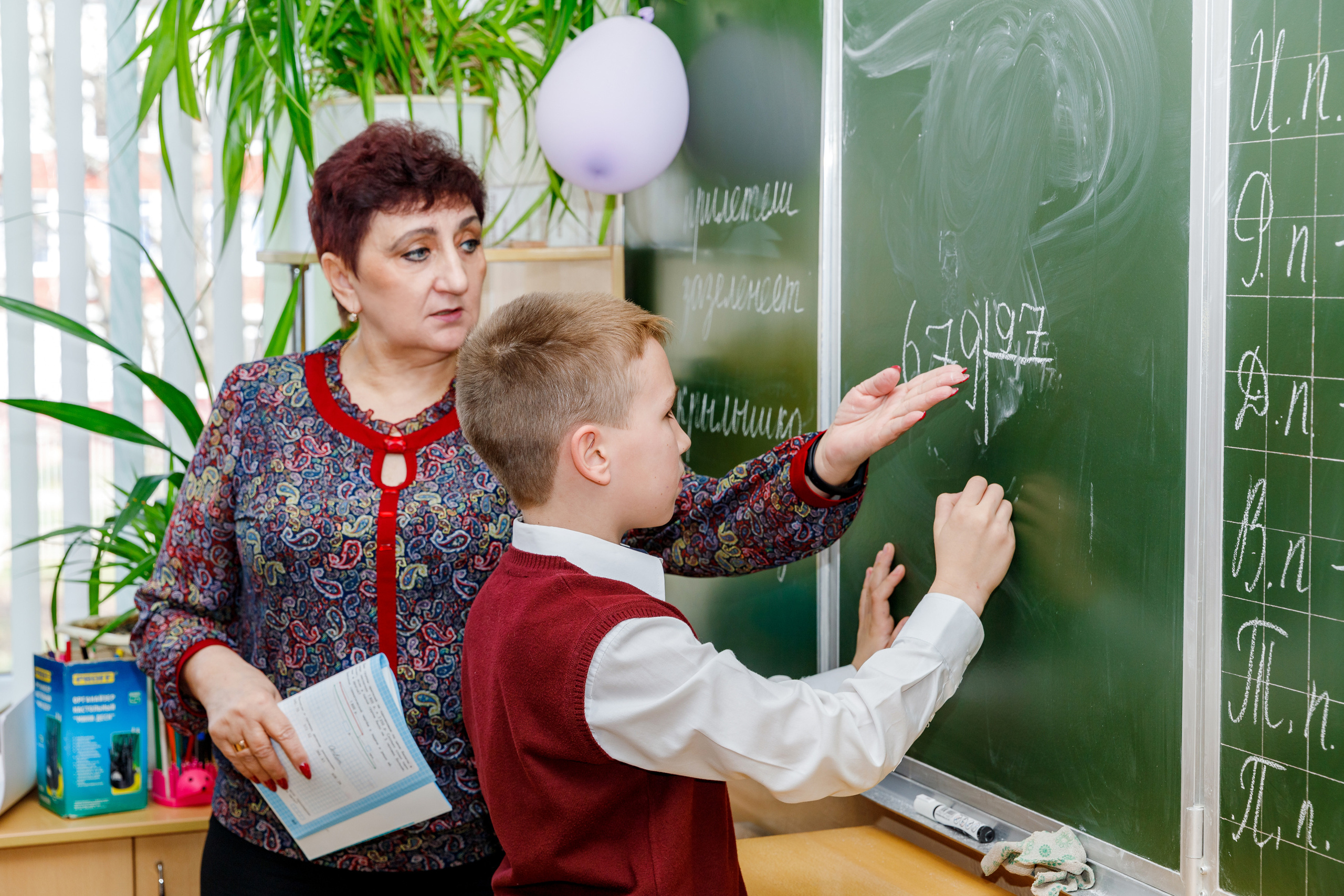 НА УРОКАХ. Марина Ушакова. Фотограф. Выпускные альбомы. г. Краснодар