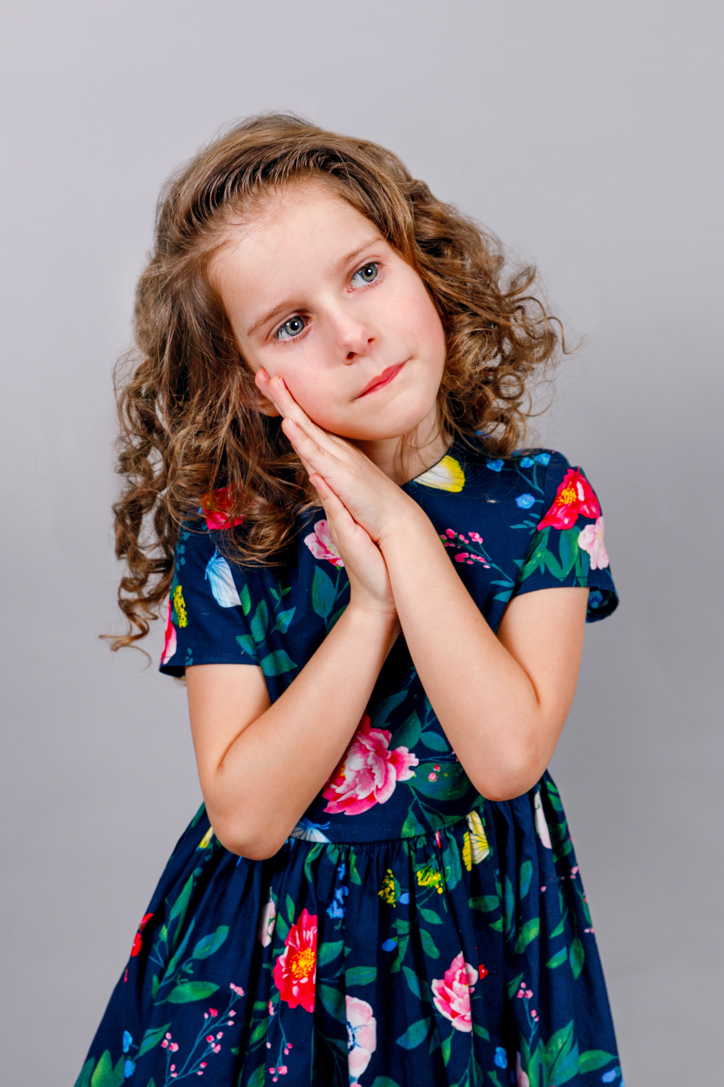 ПОРТРЕТЫ В ПОМЕЩЕНИИ. Марина Ушакова. Фотограф. Выпускные альбомы. г. Краснодар