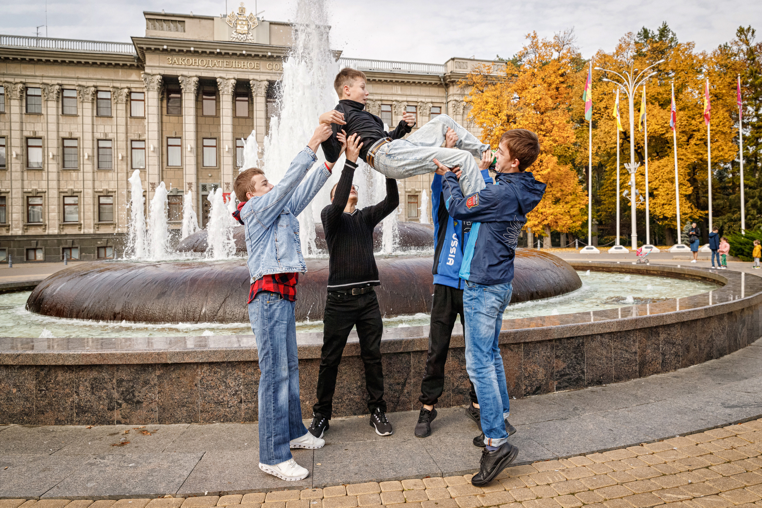 Прогулка по Красной с лёгким намёком на стиль 90-х. Марина Ушакова. Фотограф. Выпускные альбомы. г. Краснодар