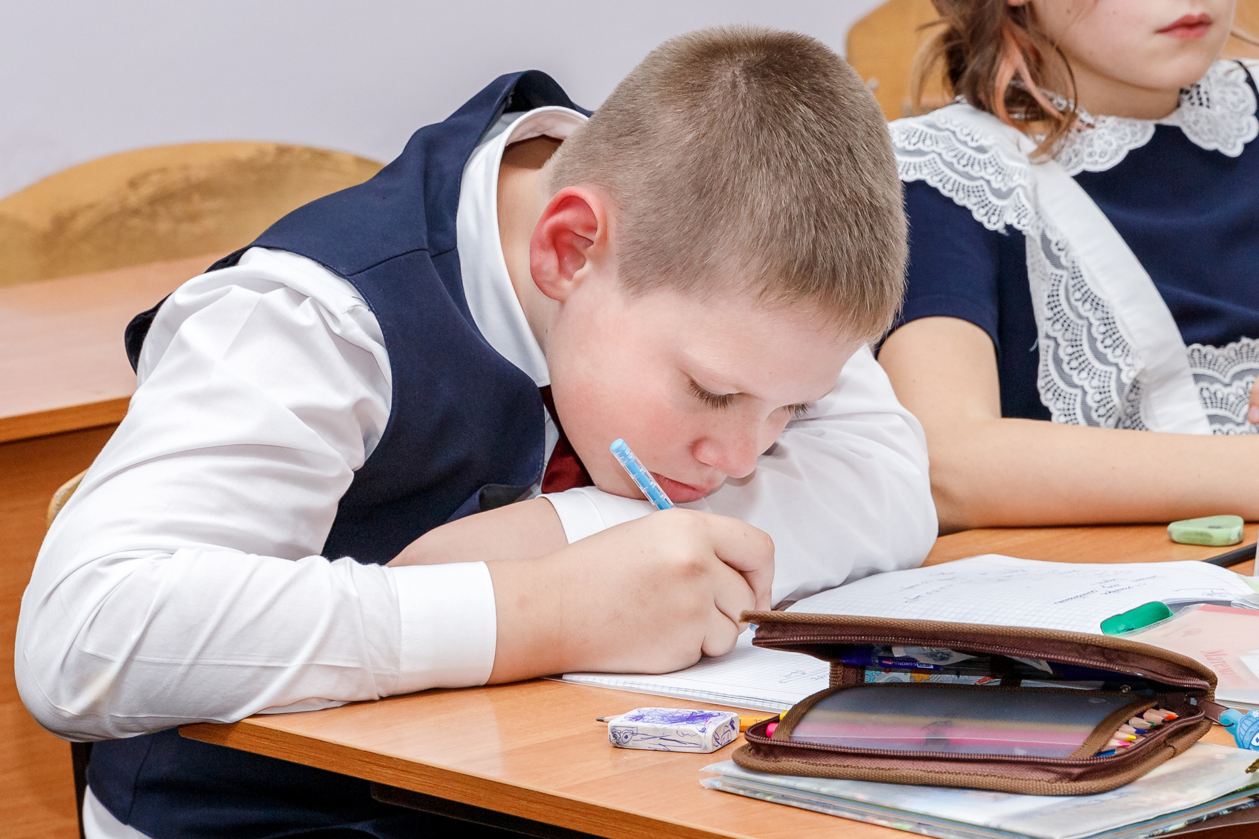 НА УРОКАХ. Марина Ушакова. Фотограф. Выпускные альбомы. г. Краснодар