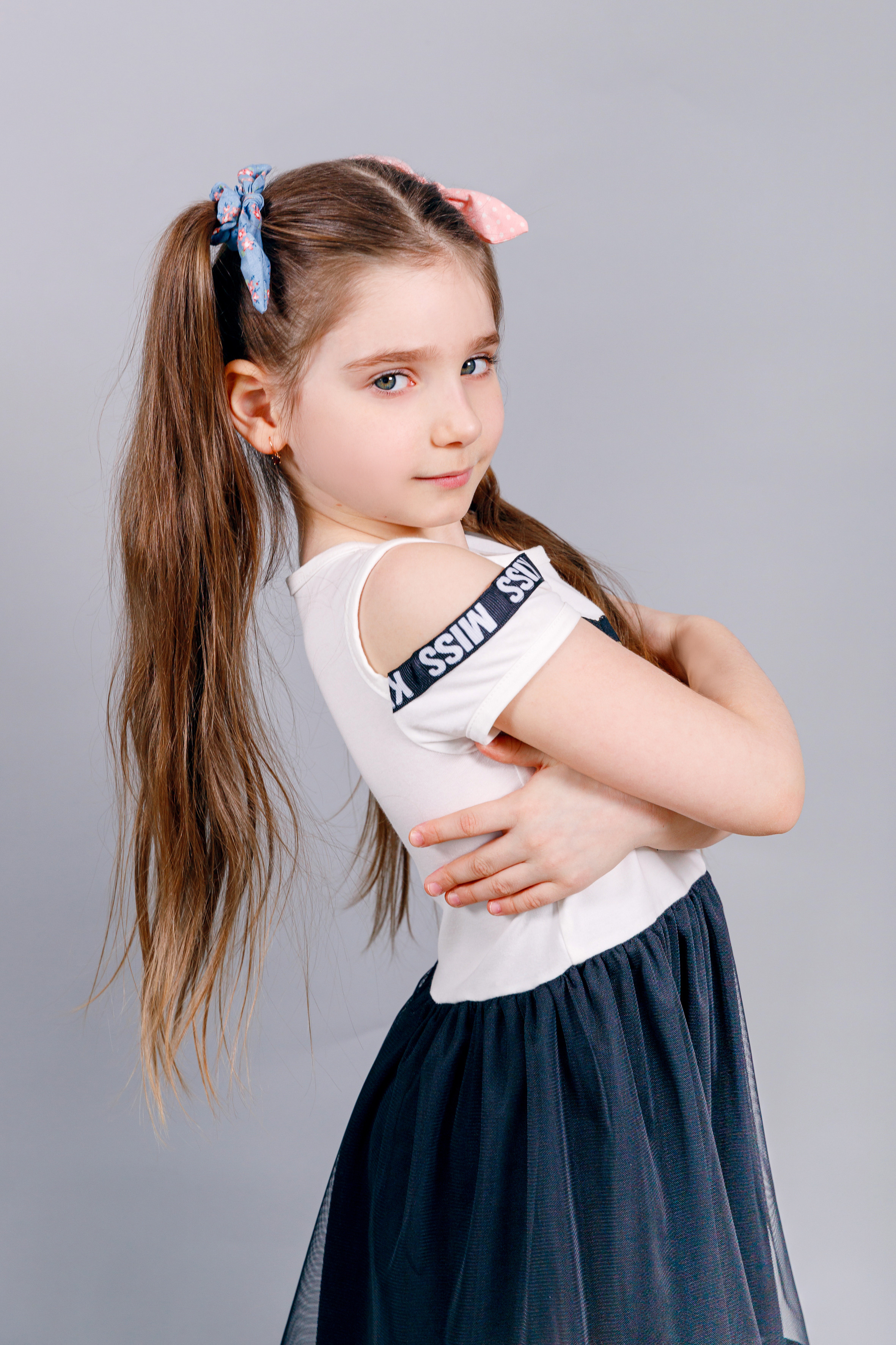 ПОРТРЕТЫ В ПОМЕЩЕНИИ. Марина Ушакова. Фотограф. Выпускные альбомы. г. Краснодар