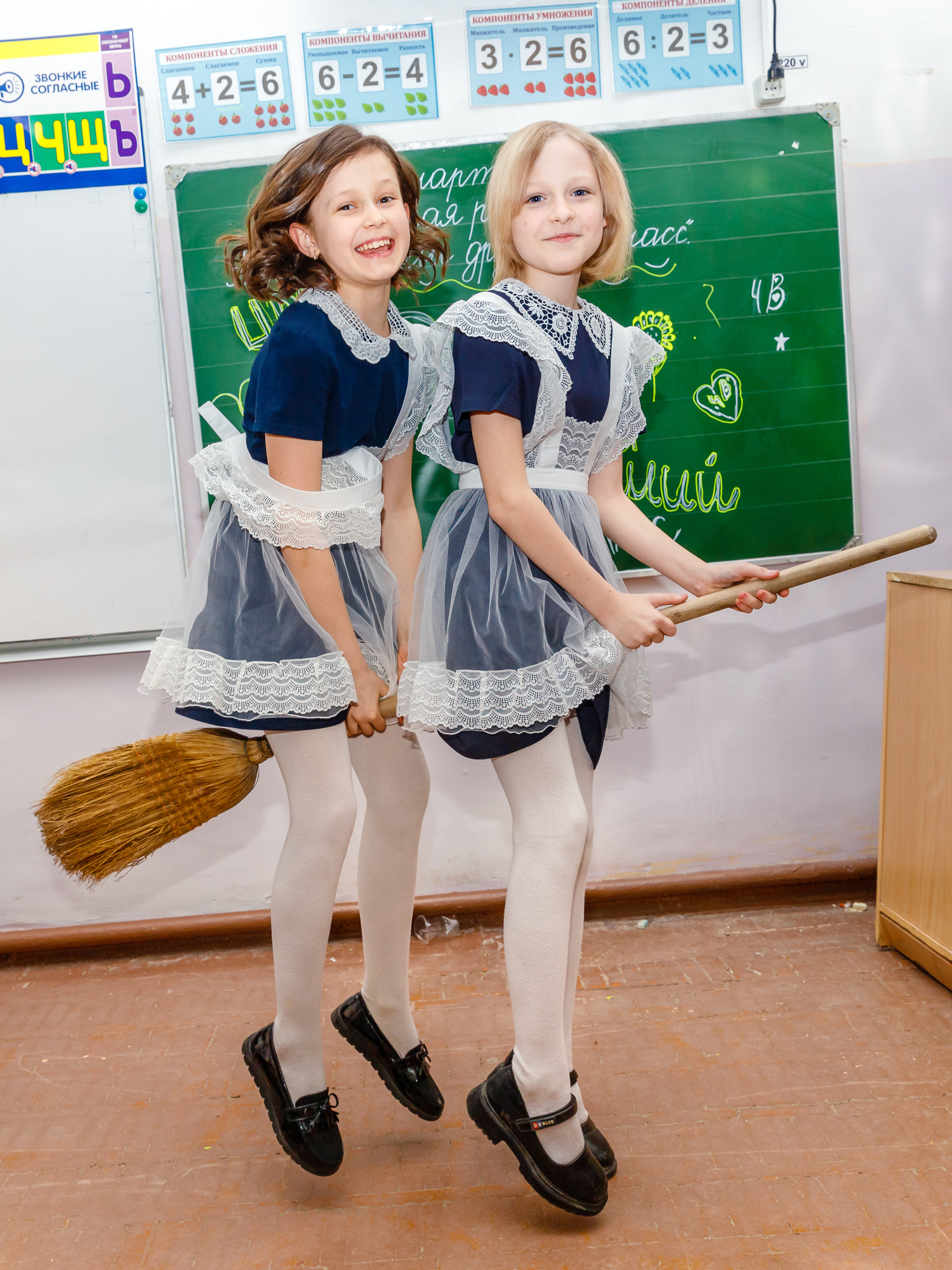 ШКОЛЬНАЯ ЖИЗНЬ. Марина Ушакова. Фотограф. Выпускные альбомы. г. Краснодар