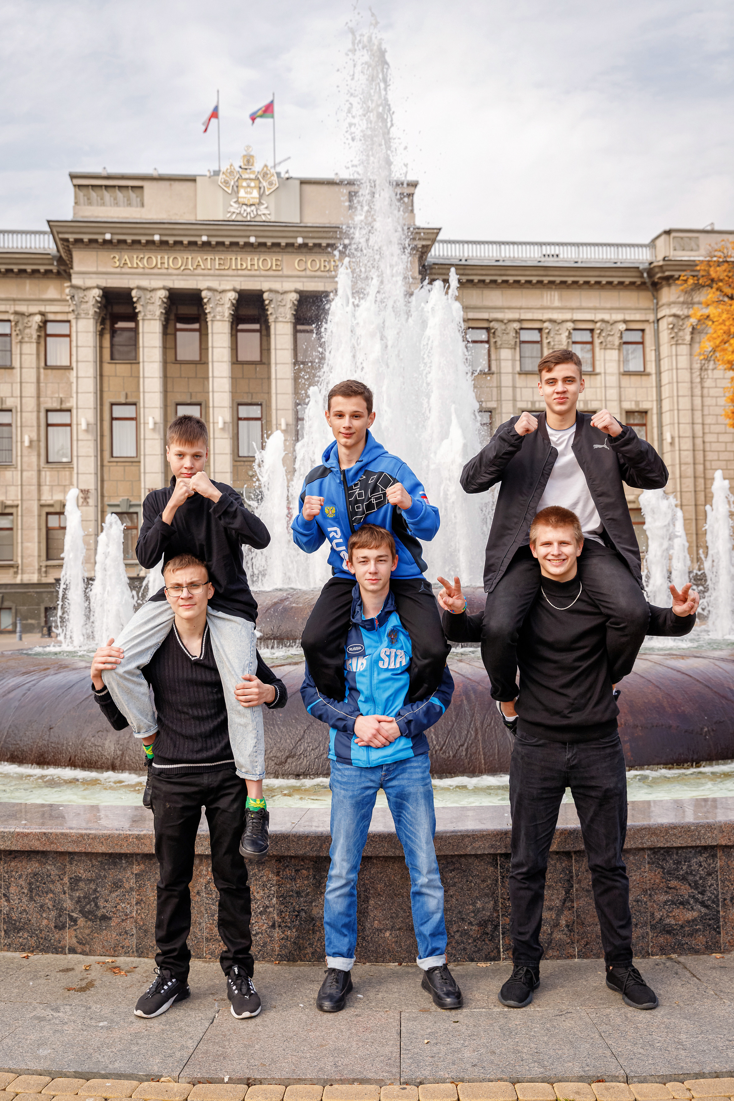 Прогулка по Красной с лёгким намёком на стиль 90-х. Марина Ушакова. Фотограф. Выпускные альбомы. г. Краснодар