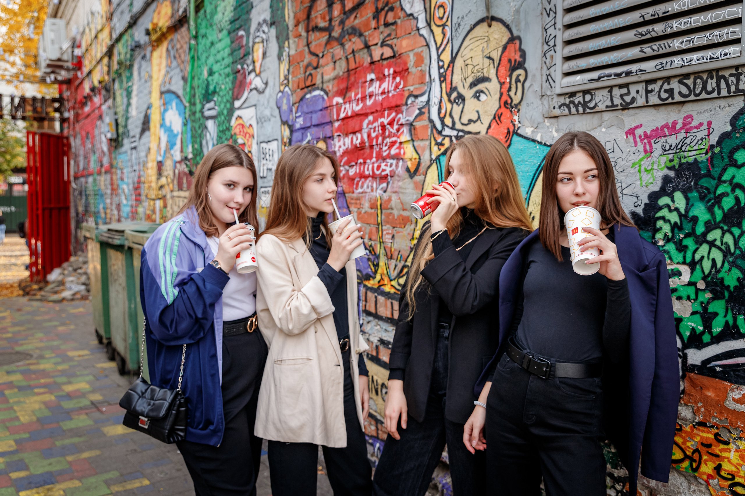 Прогулка по Красной с лёгким намёком на стиль 90-х. Марина Ушакова. Фотограф. Выпускные альбомы. г. Краснодар