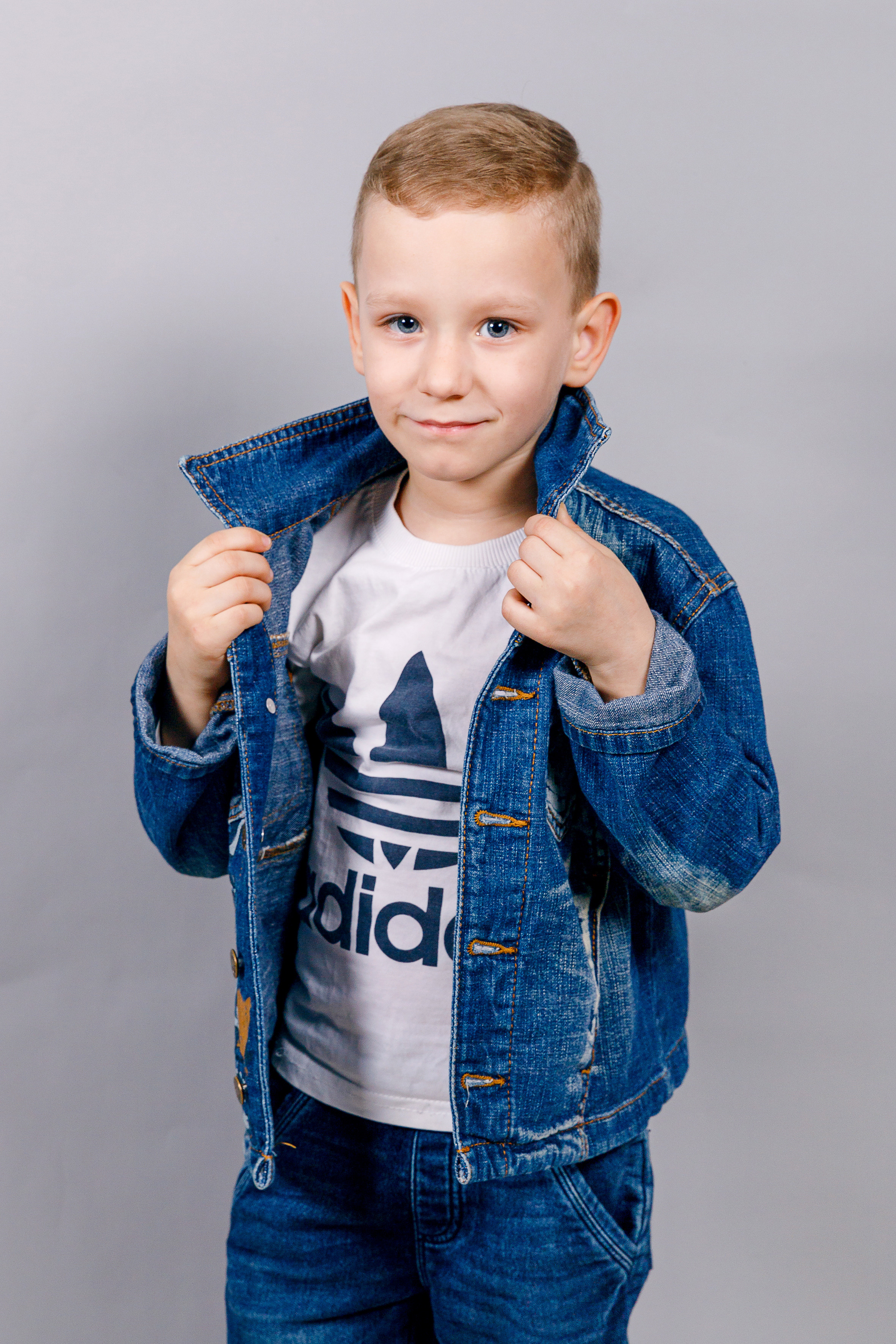 ПОРТРЕТЫ В ПОМЕЩЕНИИ. Марина Ушакова. Фотограф. Выпускные альбомы. г. Краснодар