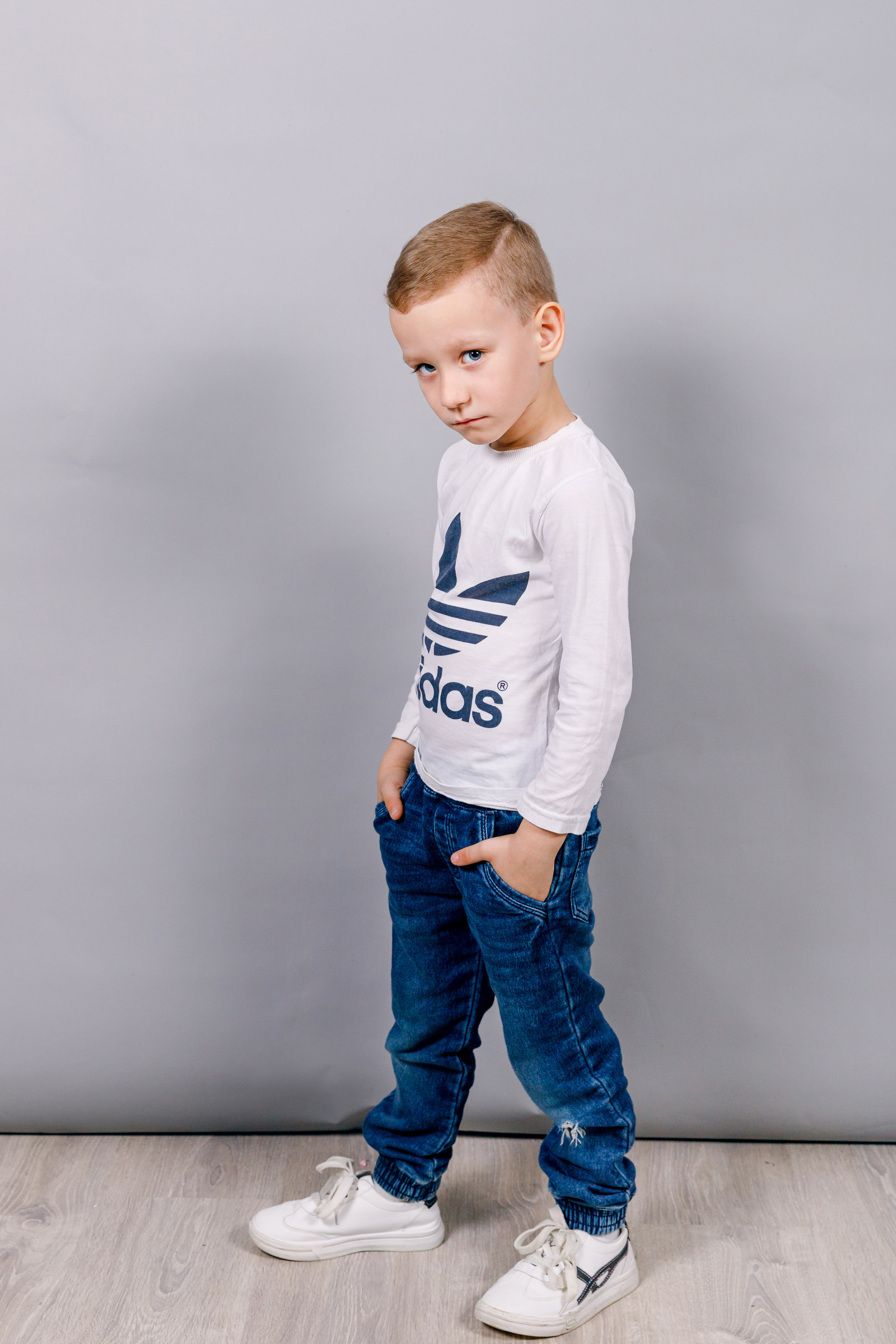 ПОРТРЕТЫ В ПОМЕЩЕНИИ. Марина Ушакова. Фотограф. Выпускные альбомы. г. Краснодар