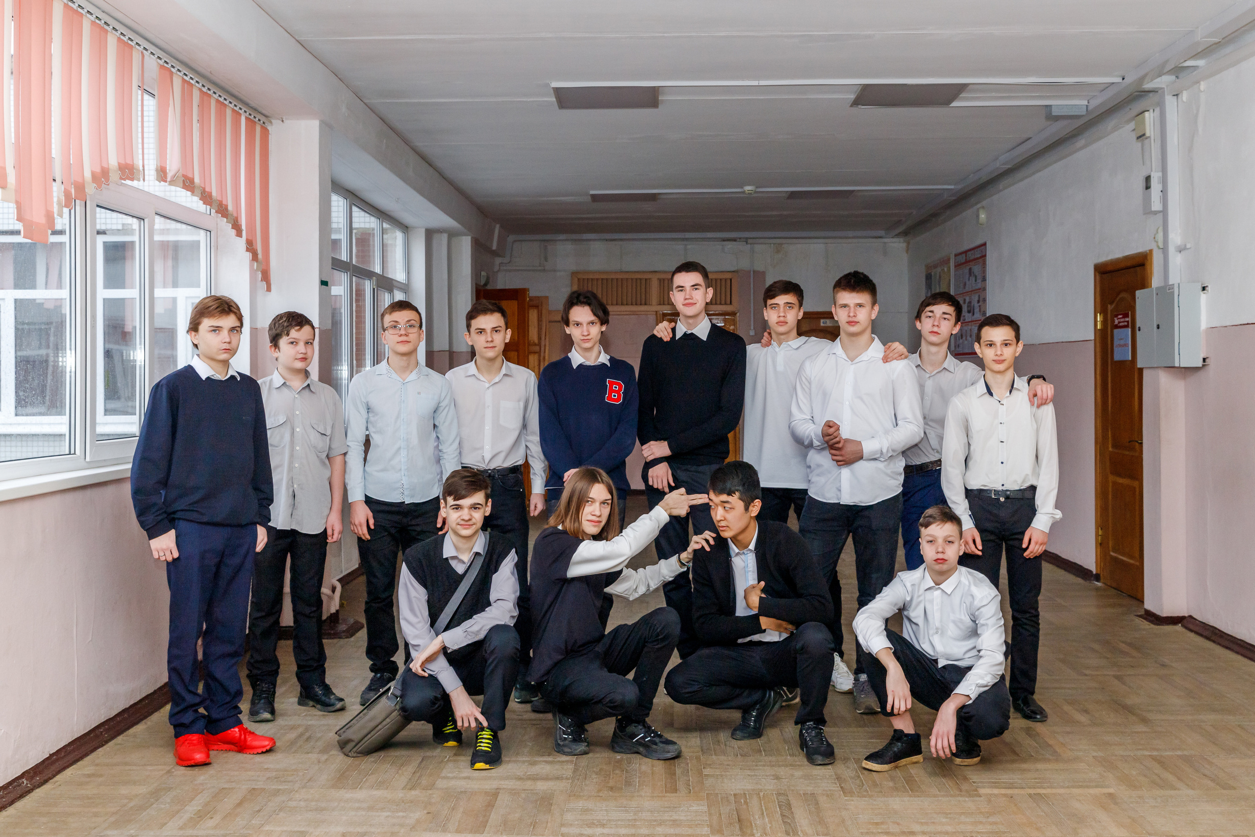 И В ШКОЛЕ ЕСТЬ ЖИЗНЬ. Марина Ушакова. Фотограф. Выпускные альбомы. г. Краснодар