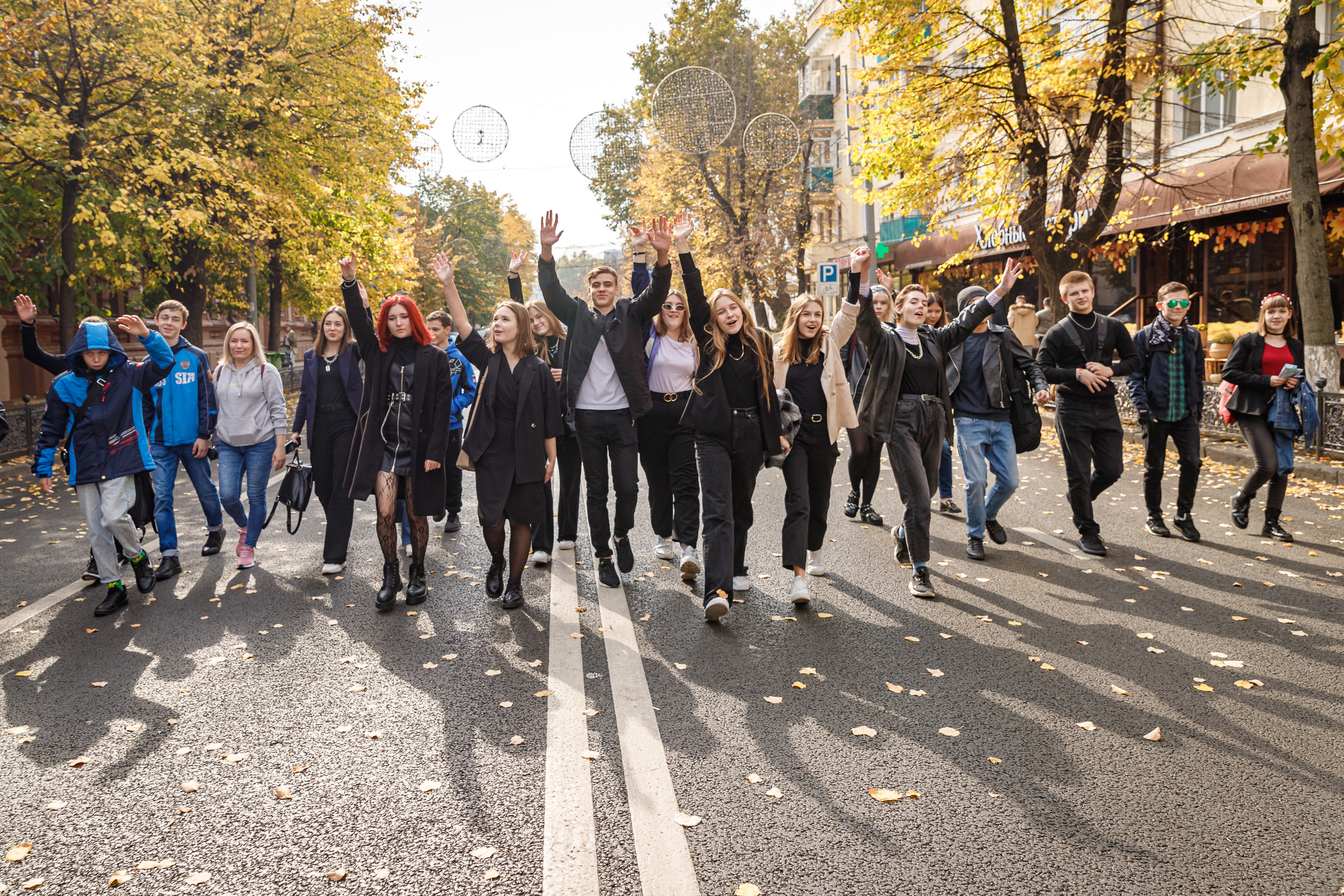 Прогулка по Красной с лёгким намёком на стиль 90-х. Марина Ушакова. Фотограф. Выпускные альбомы. г. Краснодар