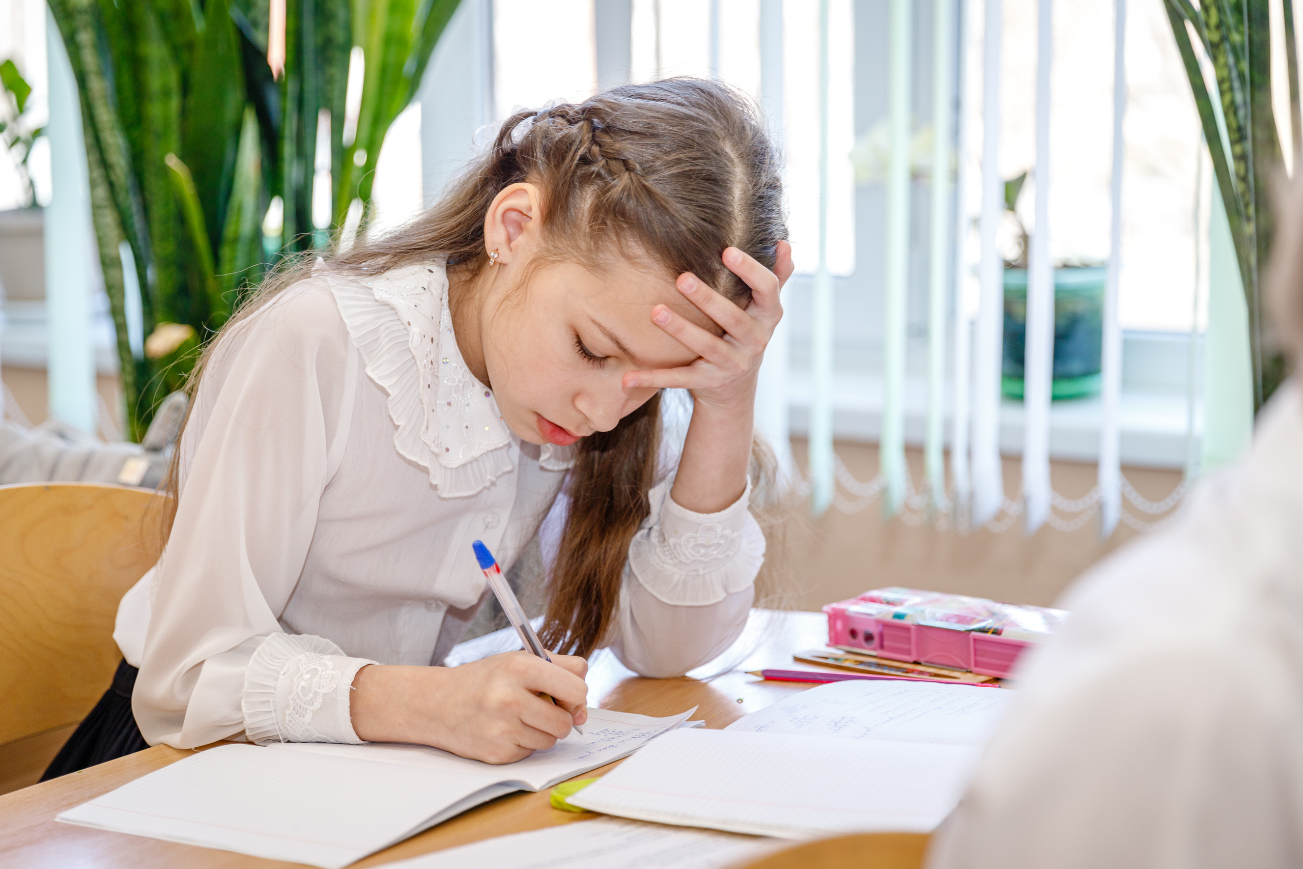 НА УРОКАХ. Марина Ушакова. Фотограф. Выпускные альбомы. г. Краснодар