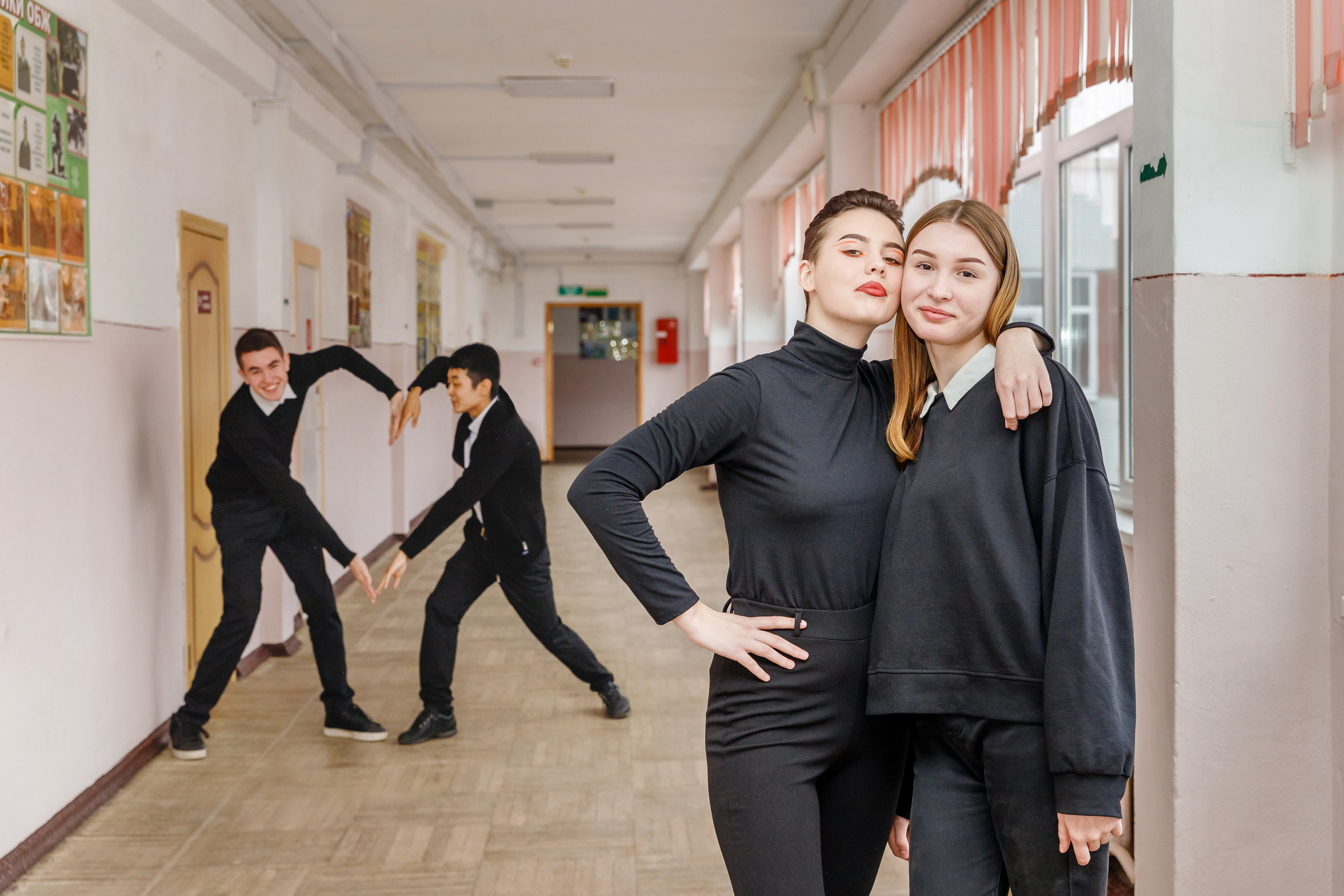 И В ШКОЛЕ ЕСТЬ ЖИЗНЬ. Марина Ушакова. Фотограф. Выпускные альбомы. г. Краснодар