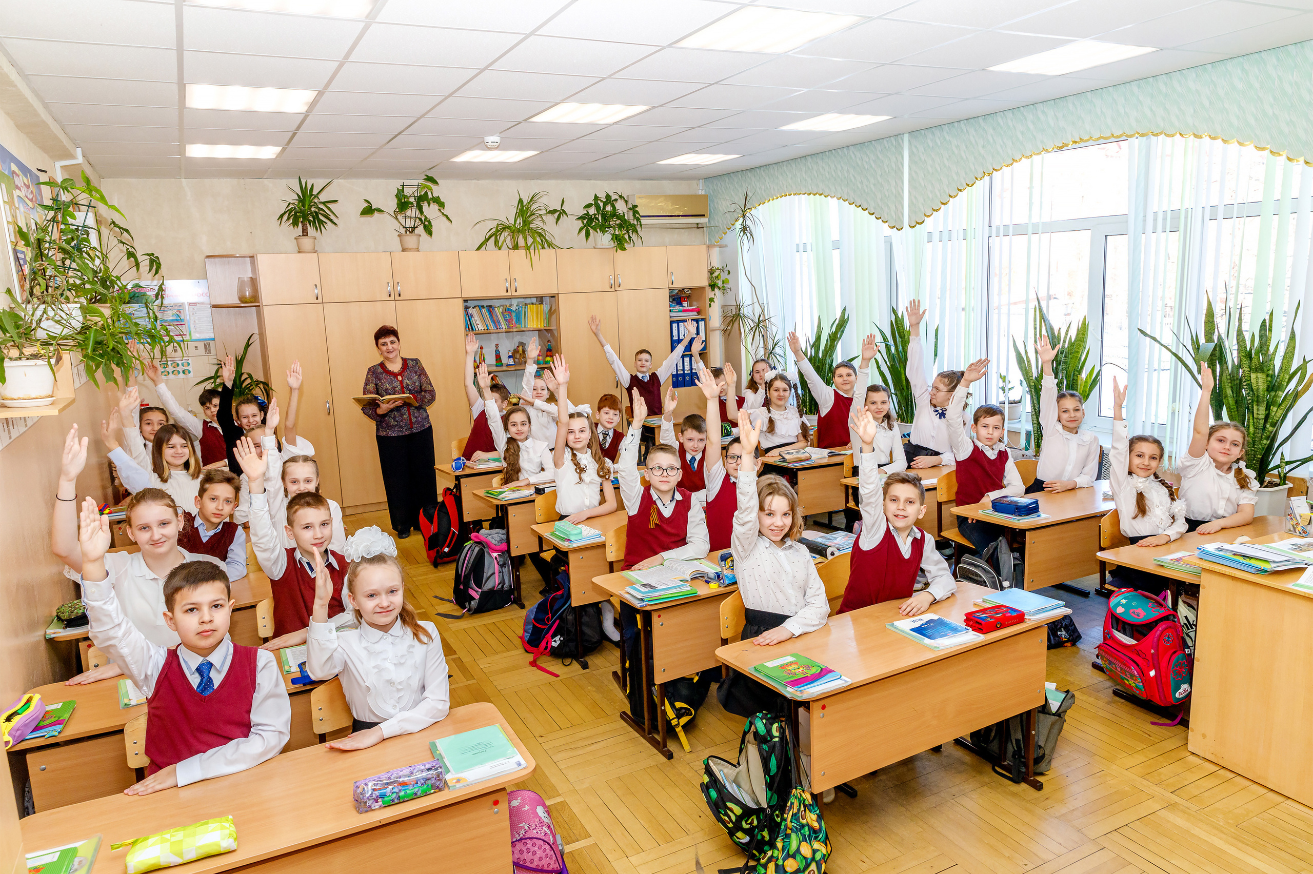 НА УРОКАХ. Марина Ушакова. Фотограф. Выпускные альбомы. г. Краснодар