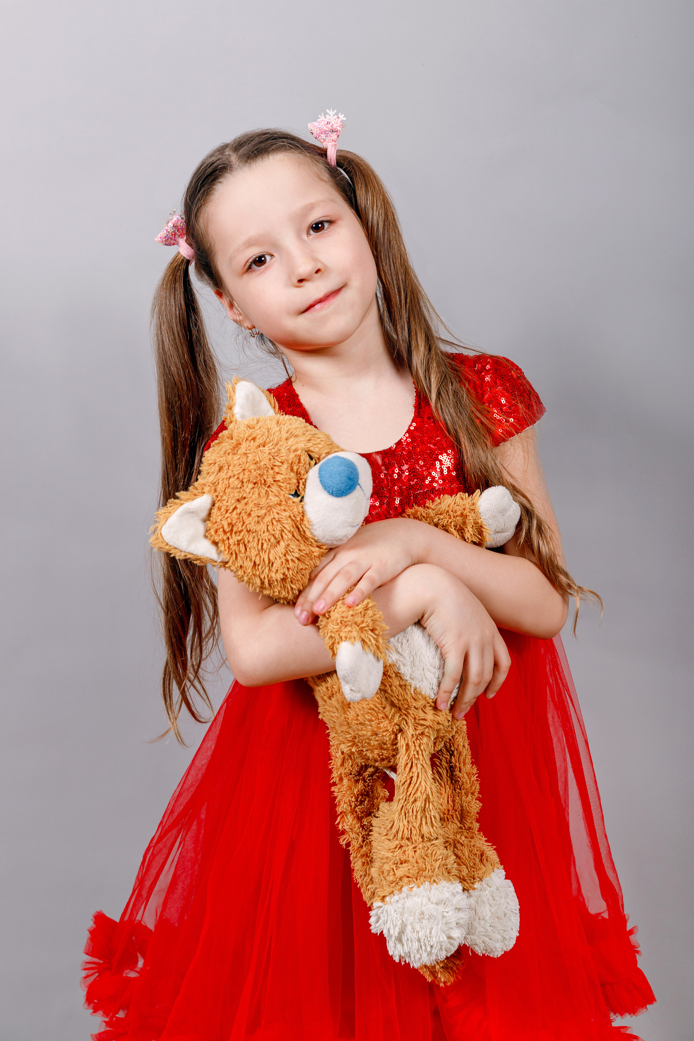 ПОРТРЕТЫ В ПОМЕЩЕНИИ. Марина Ушакова. Фотограф. Выпускные альбомы. г. Краснодар