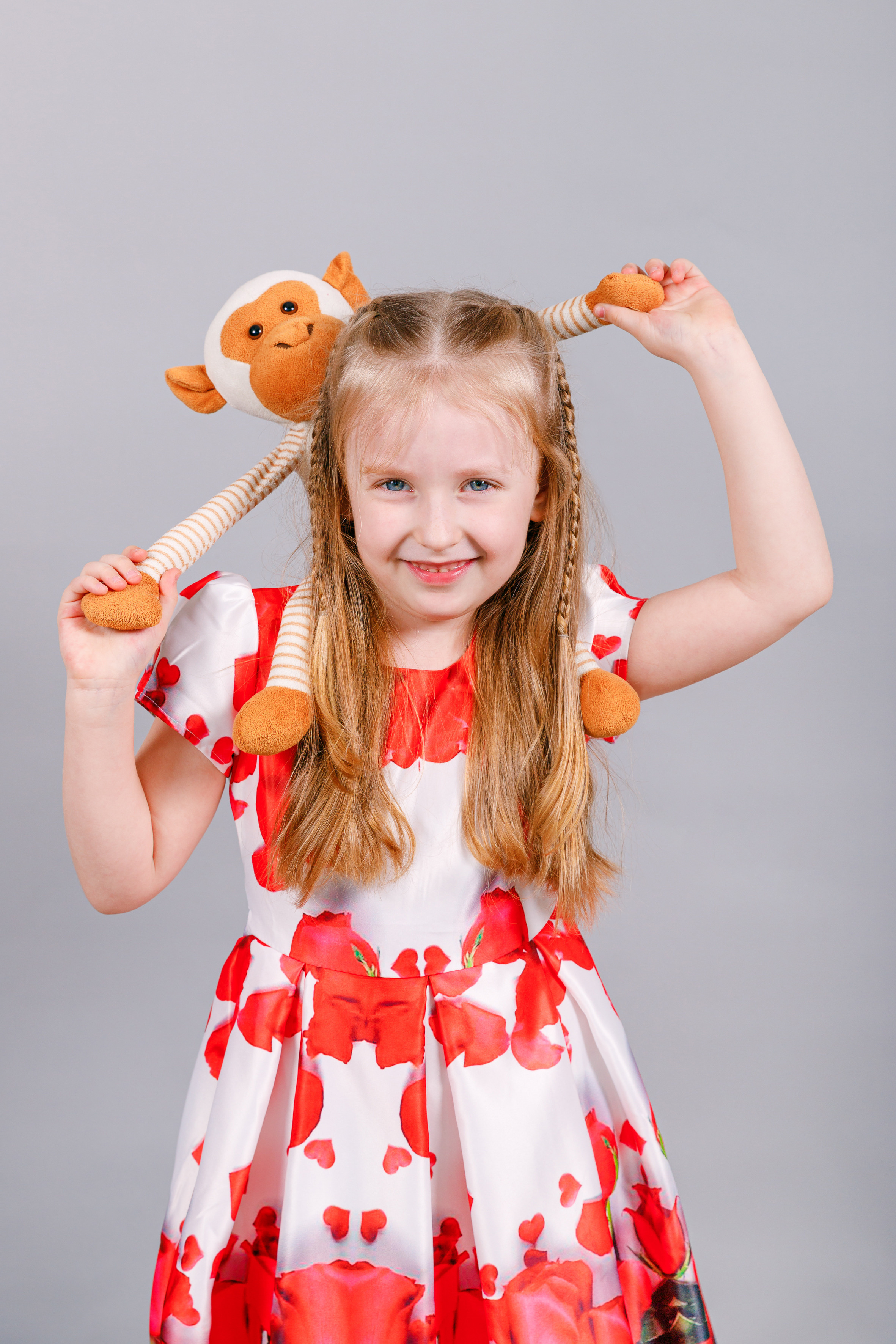 ПОРТРЕТЫ В ПОМЕЩЕНИИ. Марина Ушакова. Фотограф. Выпускные альбомы. г. Краснодар