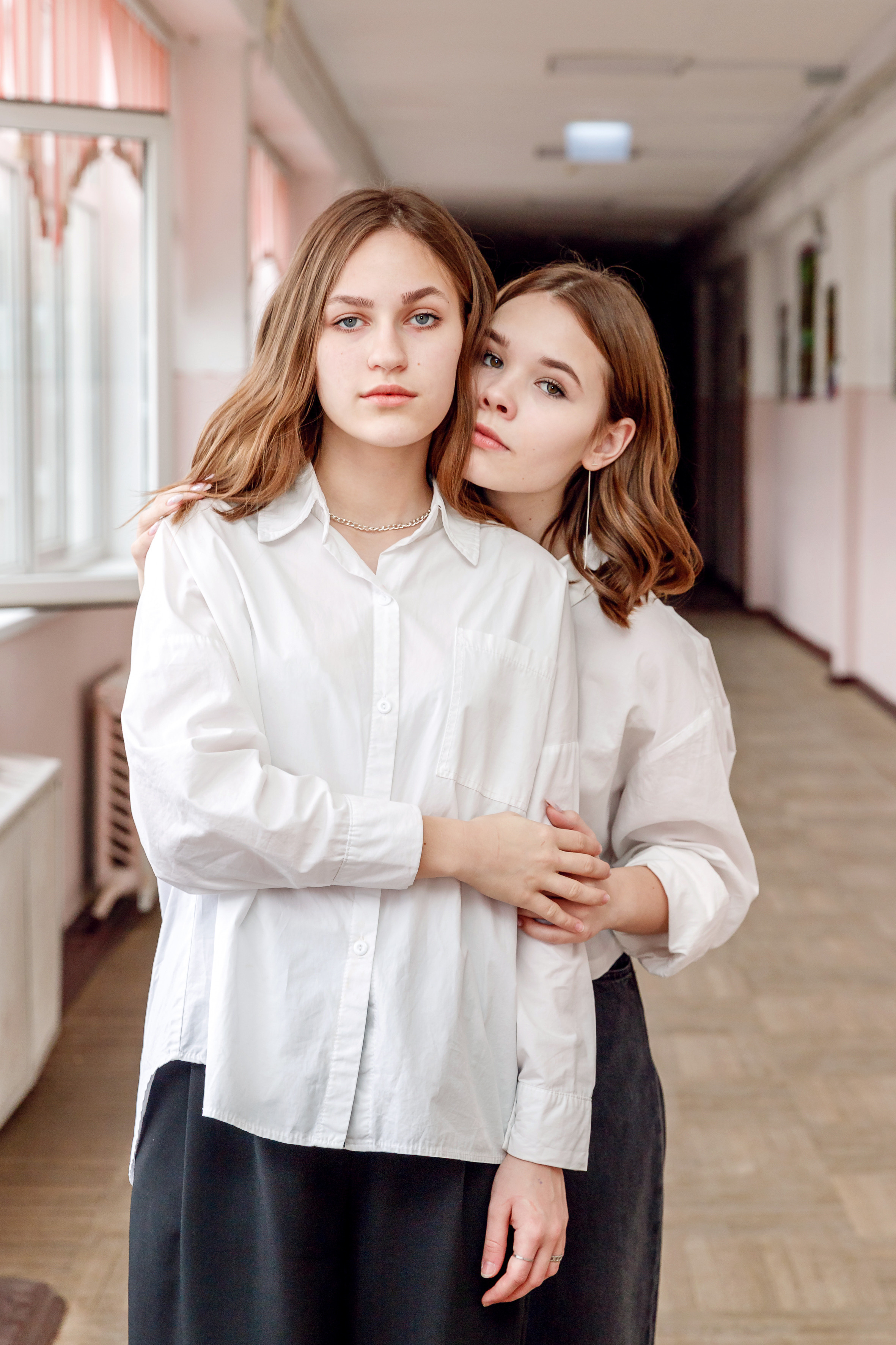 И В ШКОЛЕ ЕСТЬ ЖИЗНЬ. Марина Ушакова. Фотограф. Выпускные альбомы. г. Краснодар