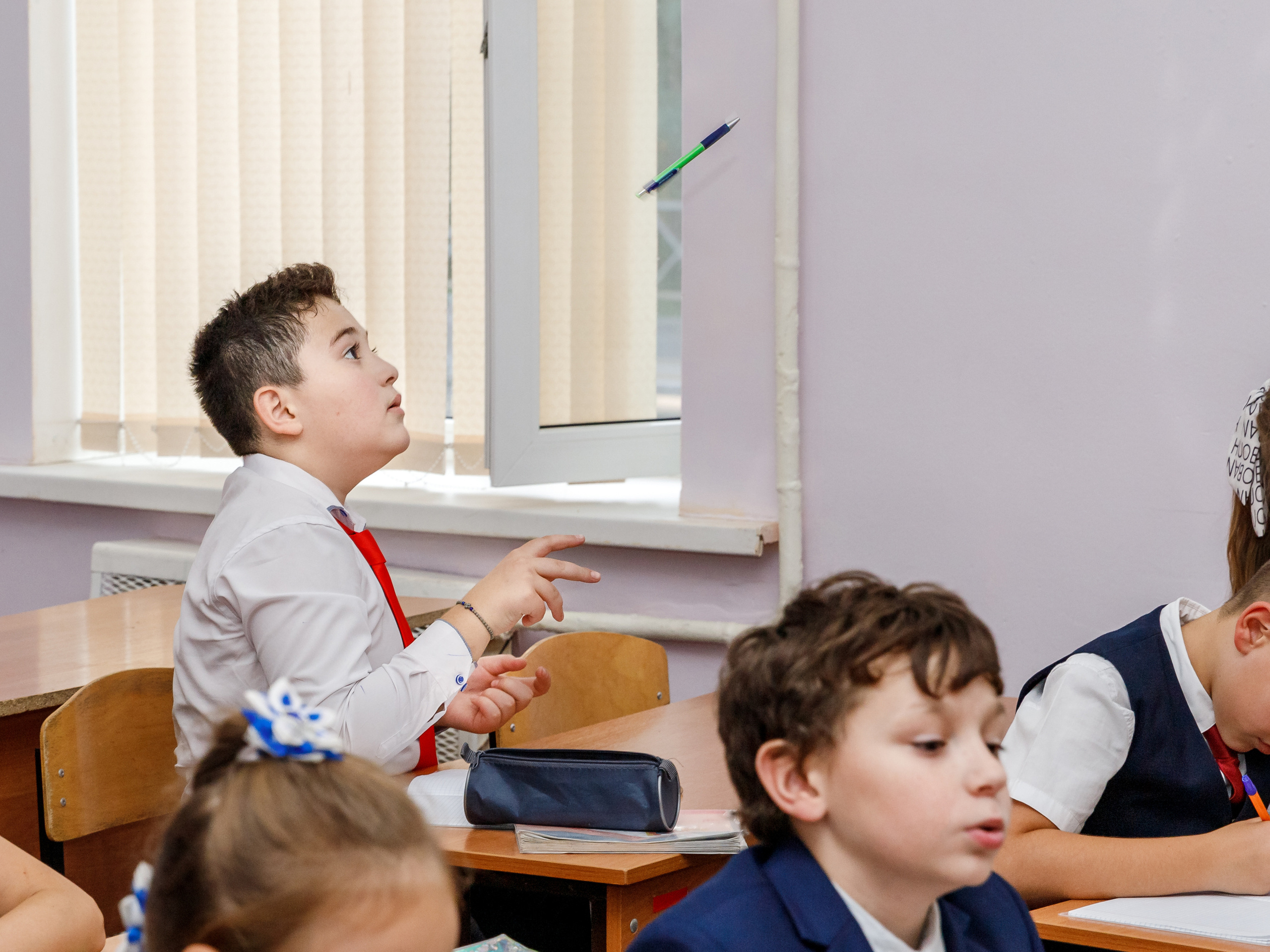 НА УРОКАХ. Марина Ушакова. Фотограф. Выпускные альбомы. г. Краснодар