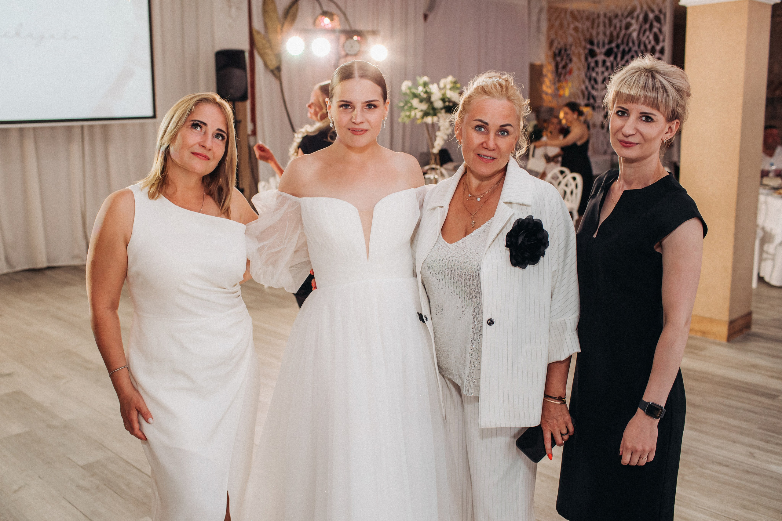 Vlad & Nadya (Saint-Petersburg, Russia). Destination wedding photographer Peter Letu