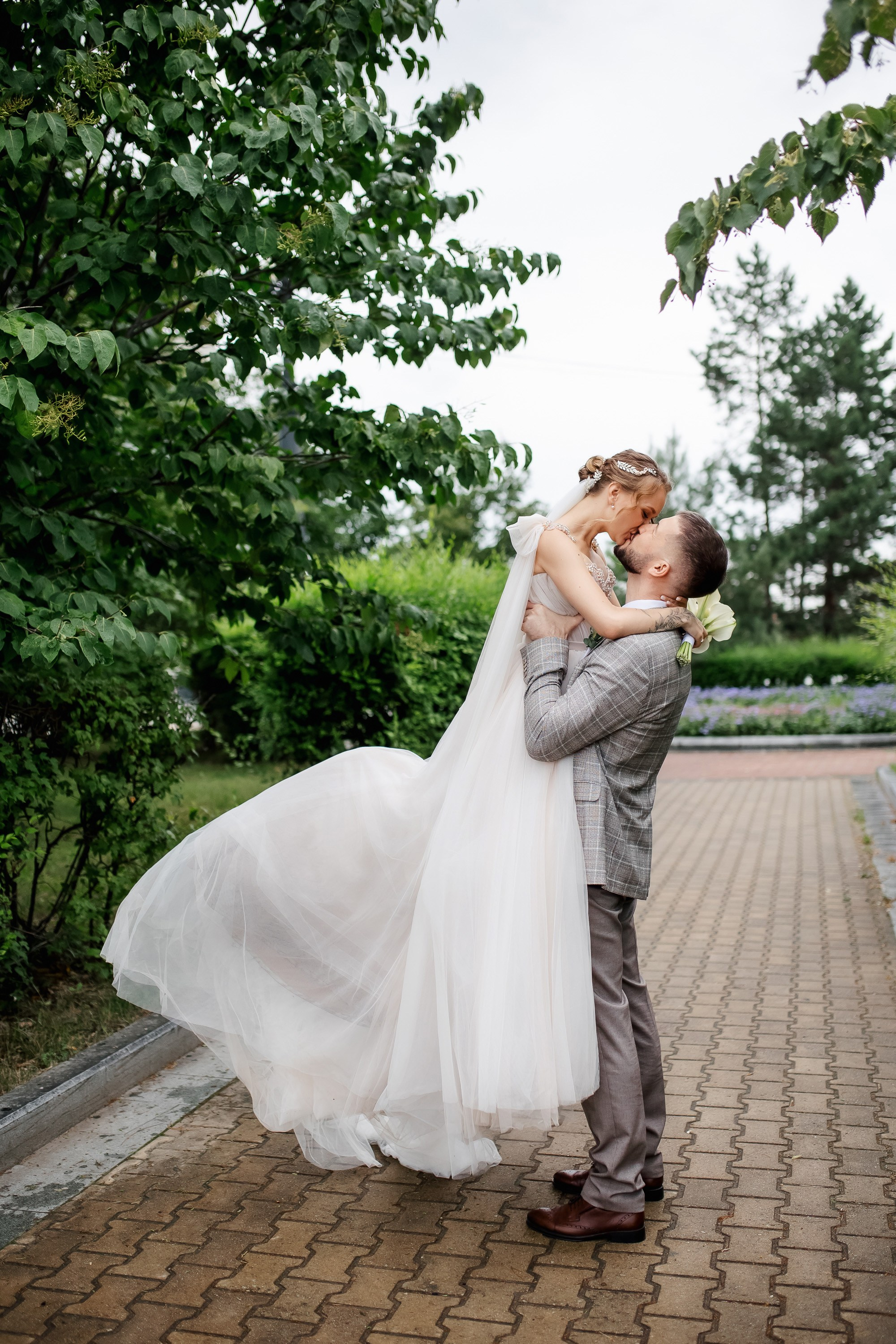 Степан и Ульяна. Утро. Загс. Прогулка. Дождь и солнце. Свадебный фотограф в Хабаровске