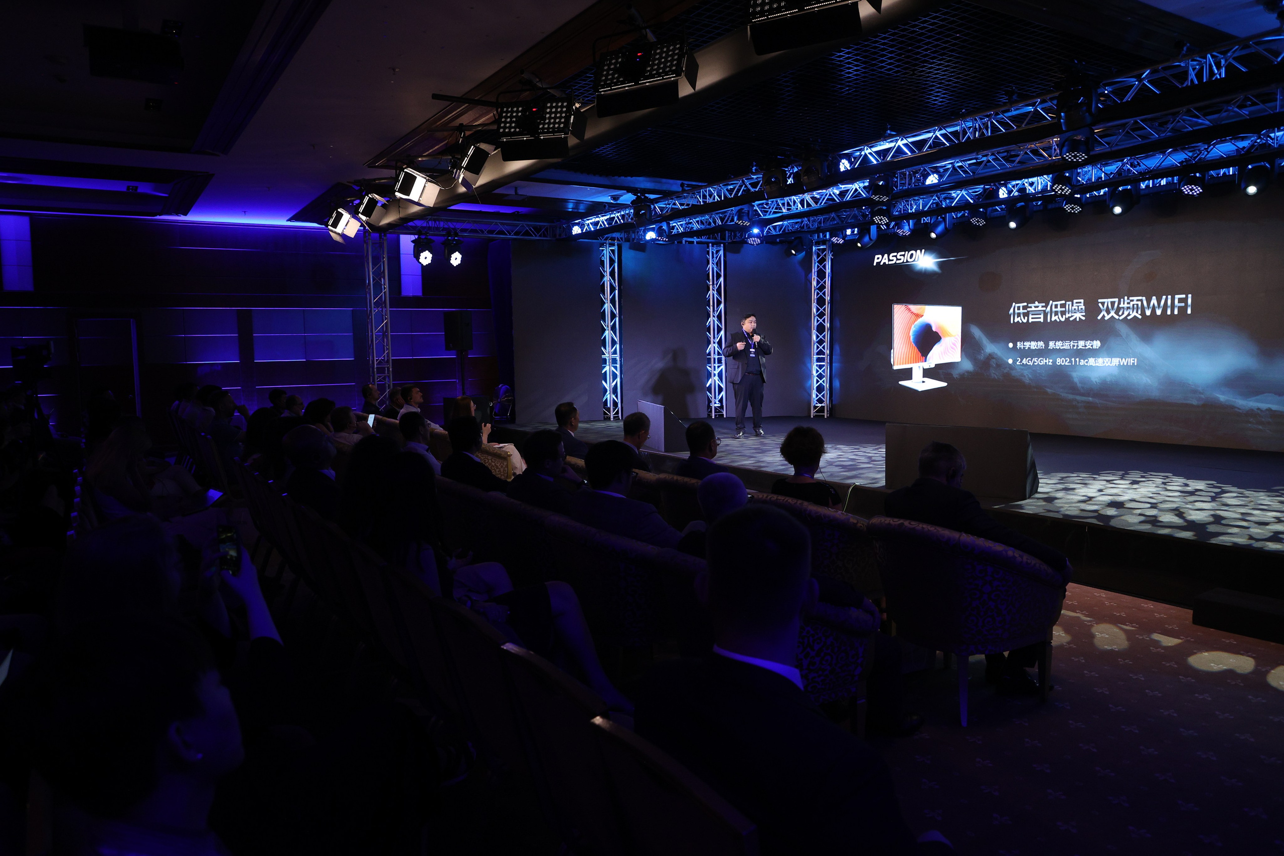 Репортажный фотограф в Москве Артём Соболев