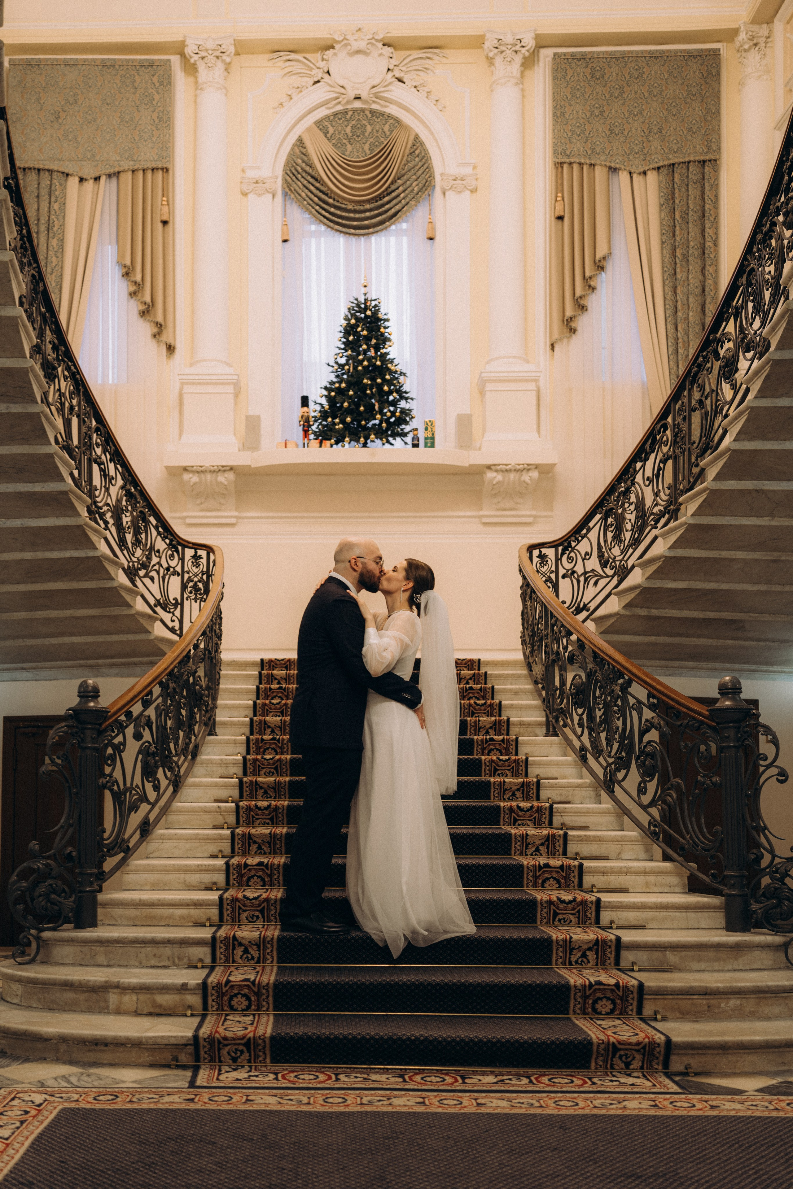 СВАДЕБНАЯ СЬЕМКА ВО ВТОРОМ ДВОРЦЕ (ДЕКАБРЬ) ТАКЖЕ СЬЕМКА В СТУДИИ НА ЧЕРНЫШЕВСКОЙ. Профессиональный фотограф, Санкт-Петербург — Виктория Богомолова