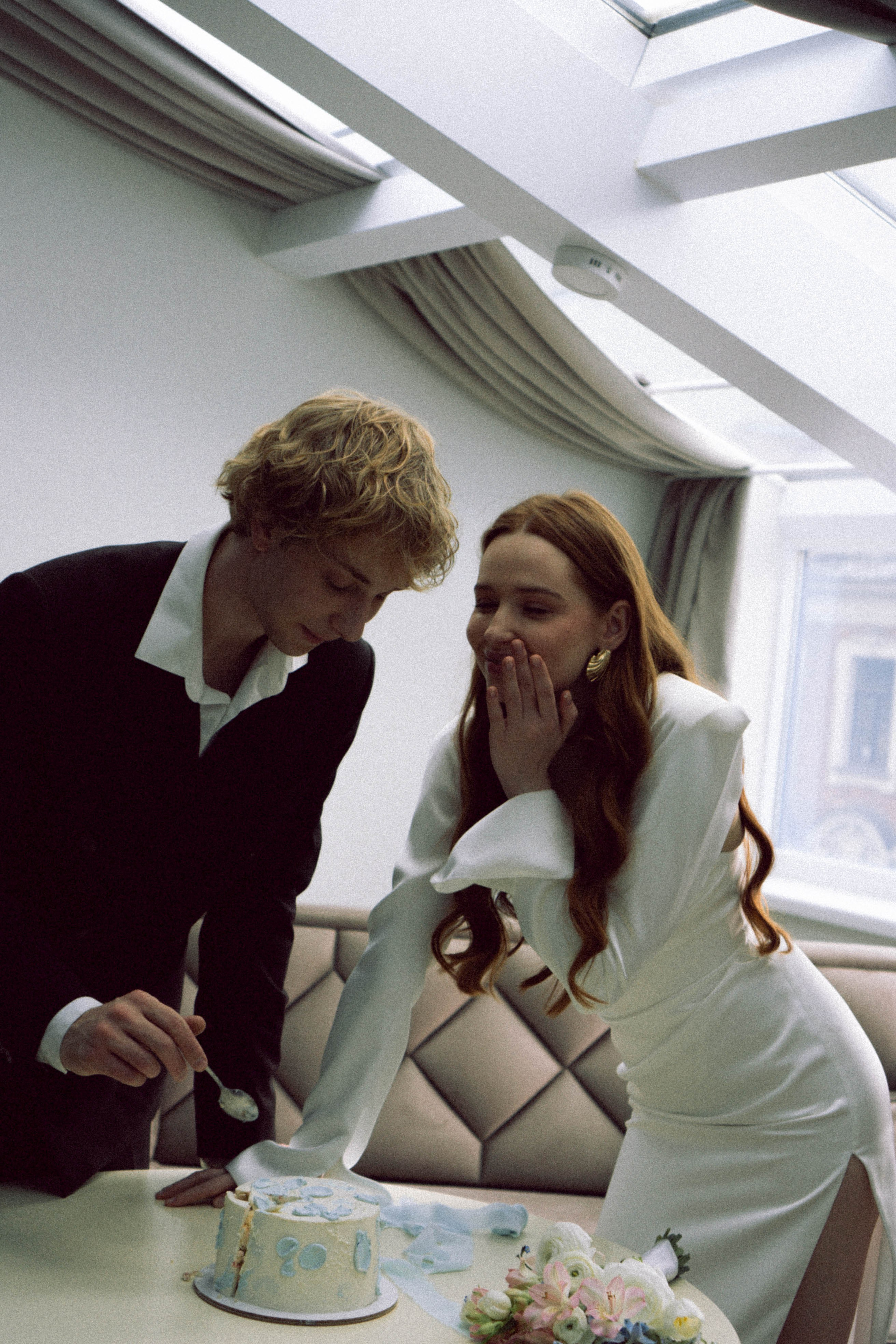 СВАДЕБНАЯ СЬЕМКА В ОТЕЛЕ. СБОРЫ ЖЕНИХА И НЕВЕСТЫ И ТАКЖЕ ТОР И ПОДГОТОВКА К ПРОГУЛКЕ. Профессиональный фотограф, Санкт-Петербург — Виктория Богомолова