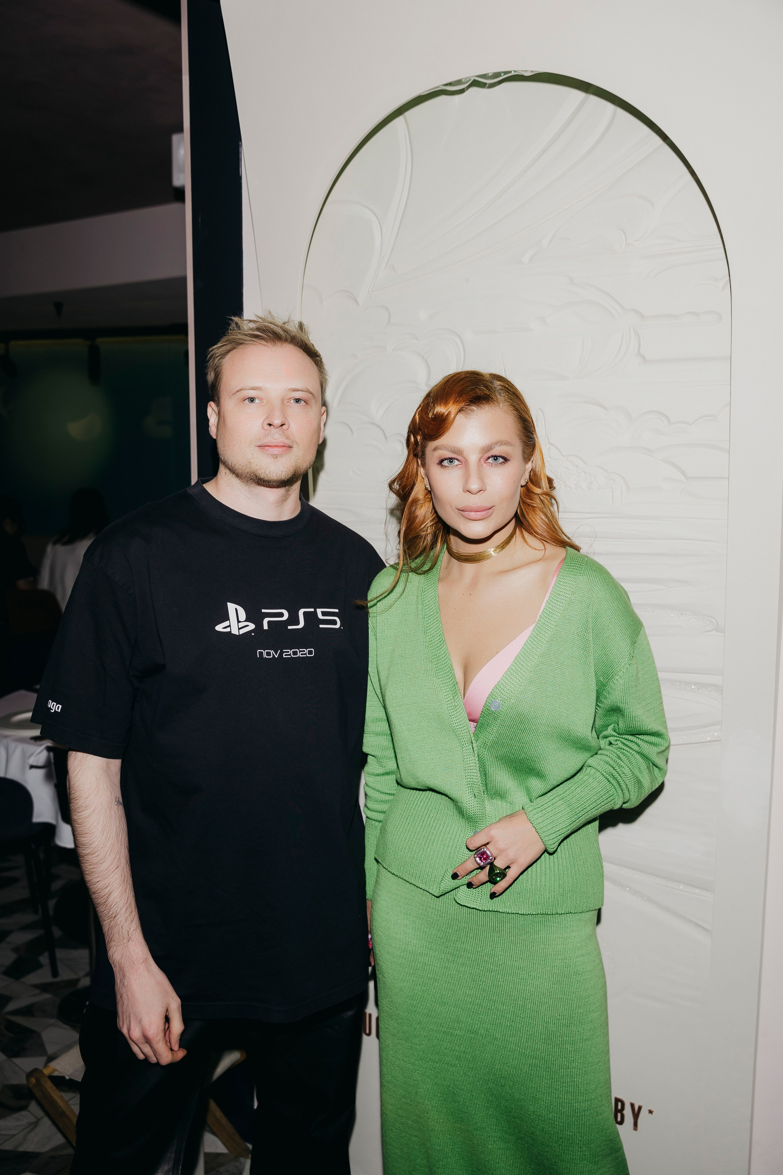 Лина Дембикова & the VOICE Shopping, Rocky2. «Птичка на проводе»: информационный портал в Москве