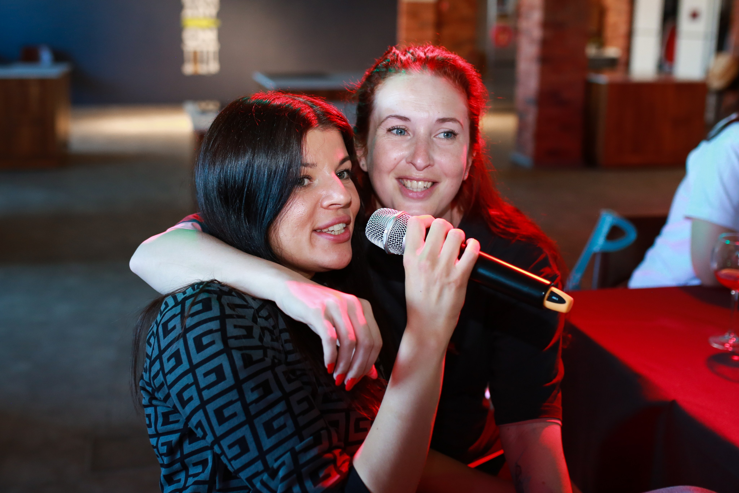 Коктейльное караоке для «Яндекс». Репортажный и портретный фотограф Полина Ершова