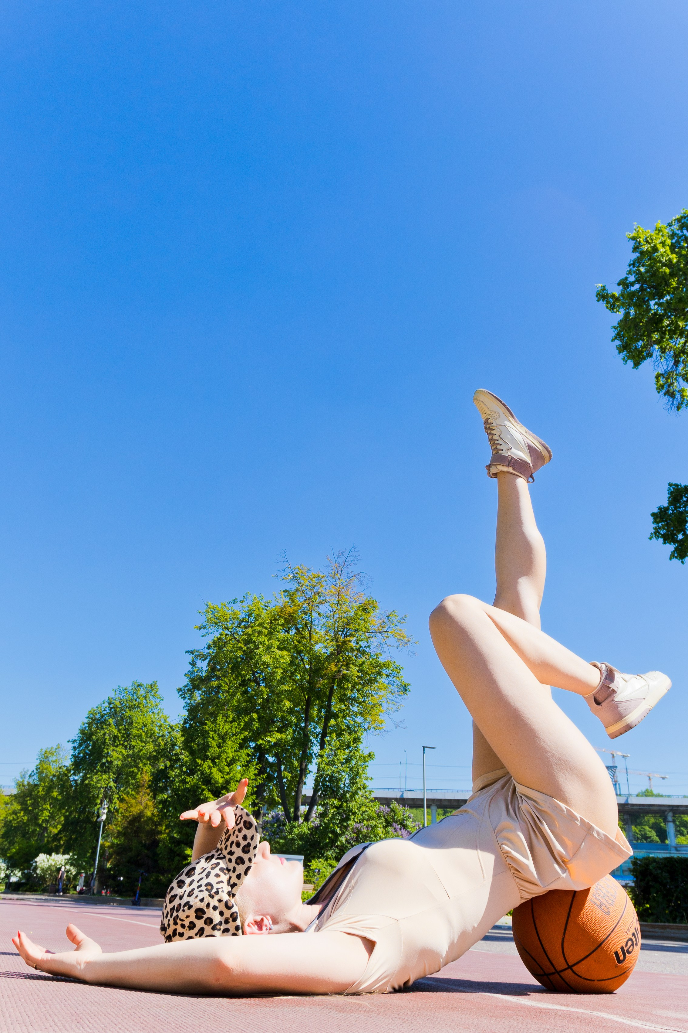 С мячом. Photomantis