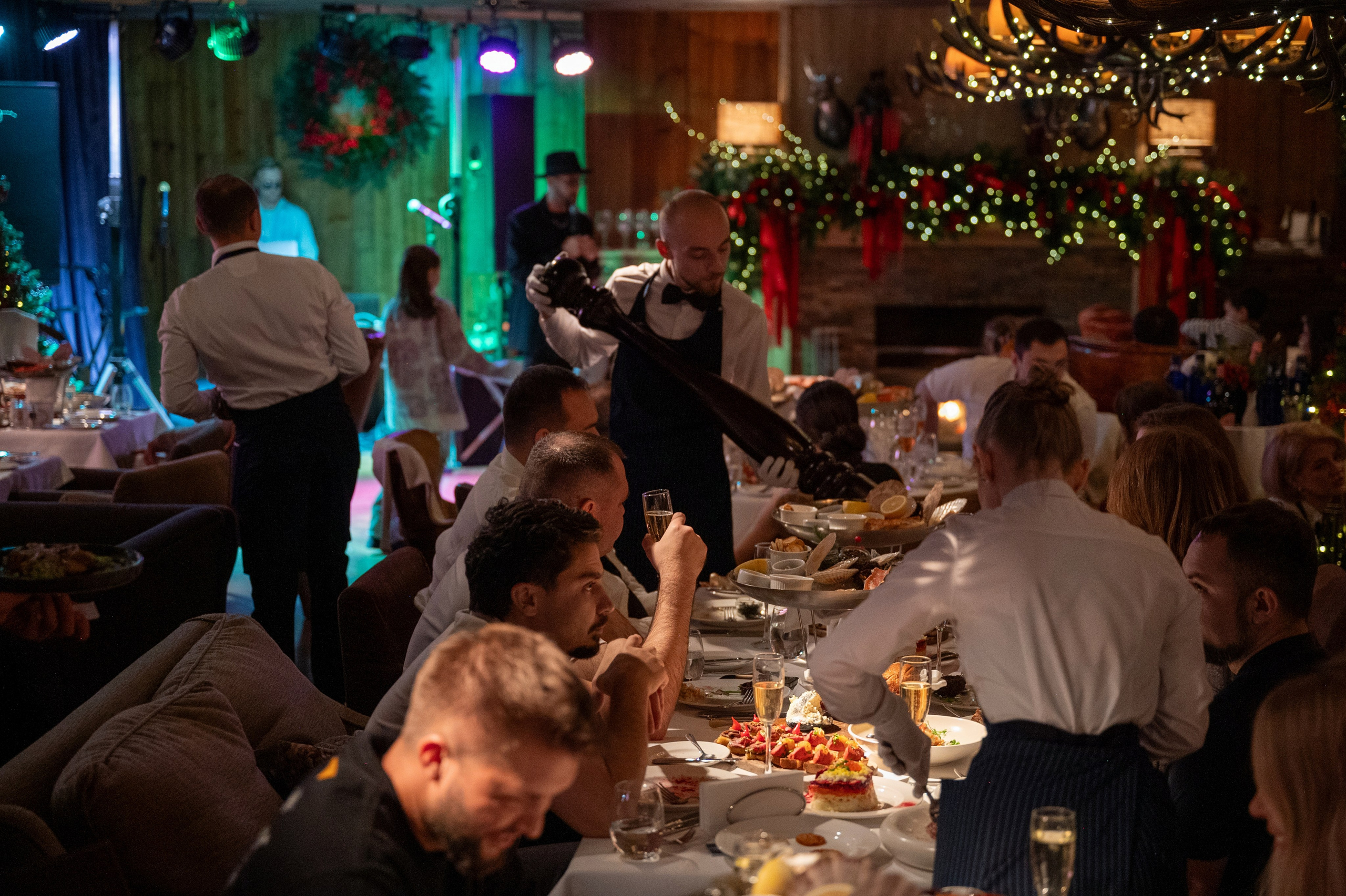 Новый год 2025 в ресторане Red Fox. Репортажный фотограф в Красной Поляне и Сочи Павлюченко Екатерина
