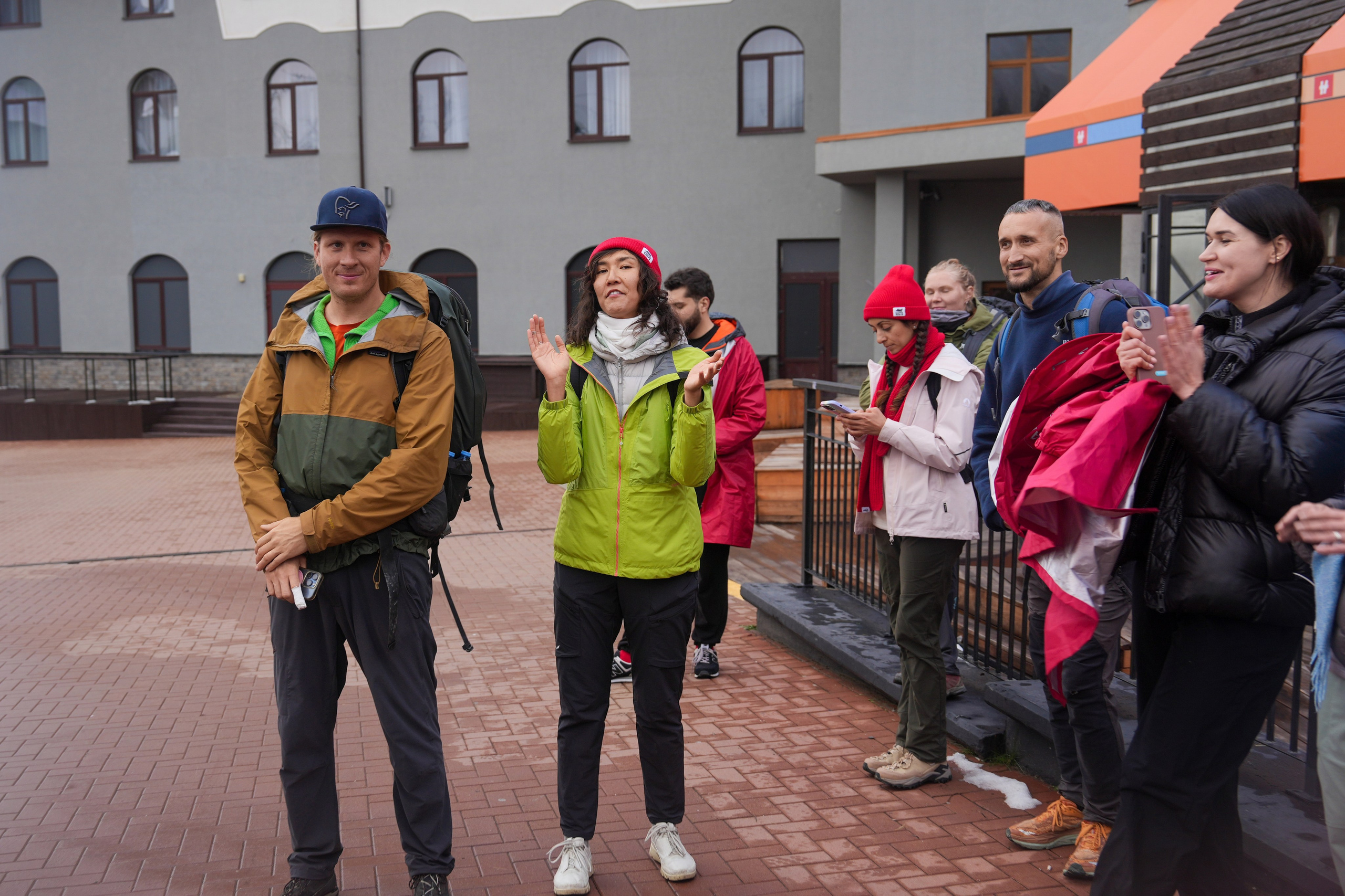 MICE мероприятие — хайкинг на курорте Роза Хутор. Репортажный фотограф в Красной Поляне и Сочи Павлюченко Екатерина