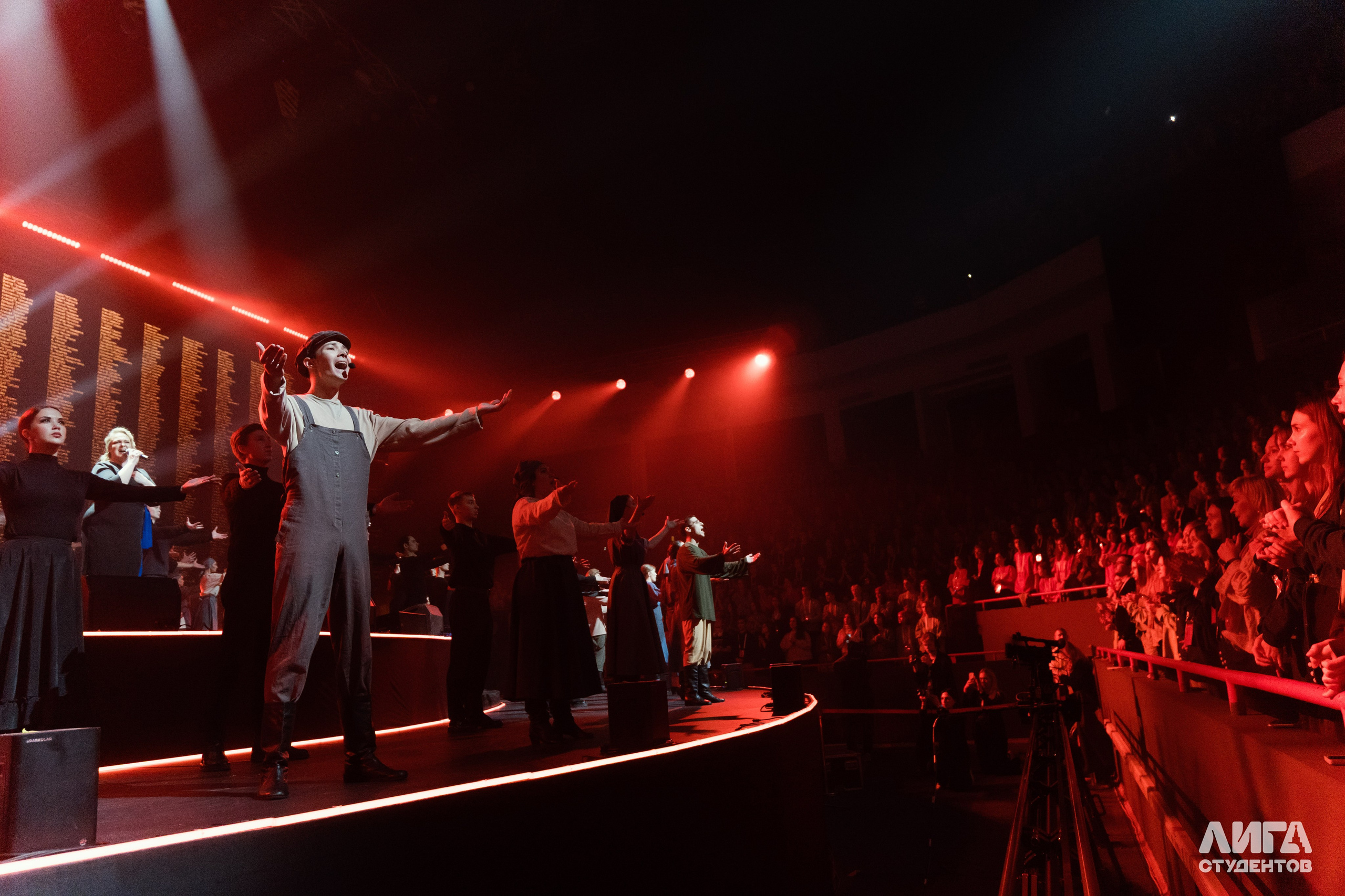 Российская Студенческая Весна 2025. Портретный фотограф в Казани Радомир Заздравных